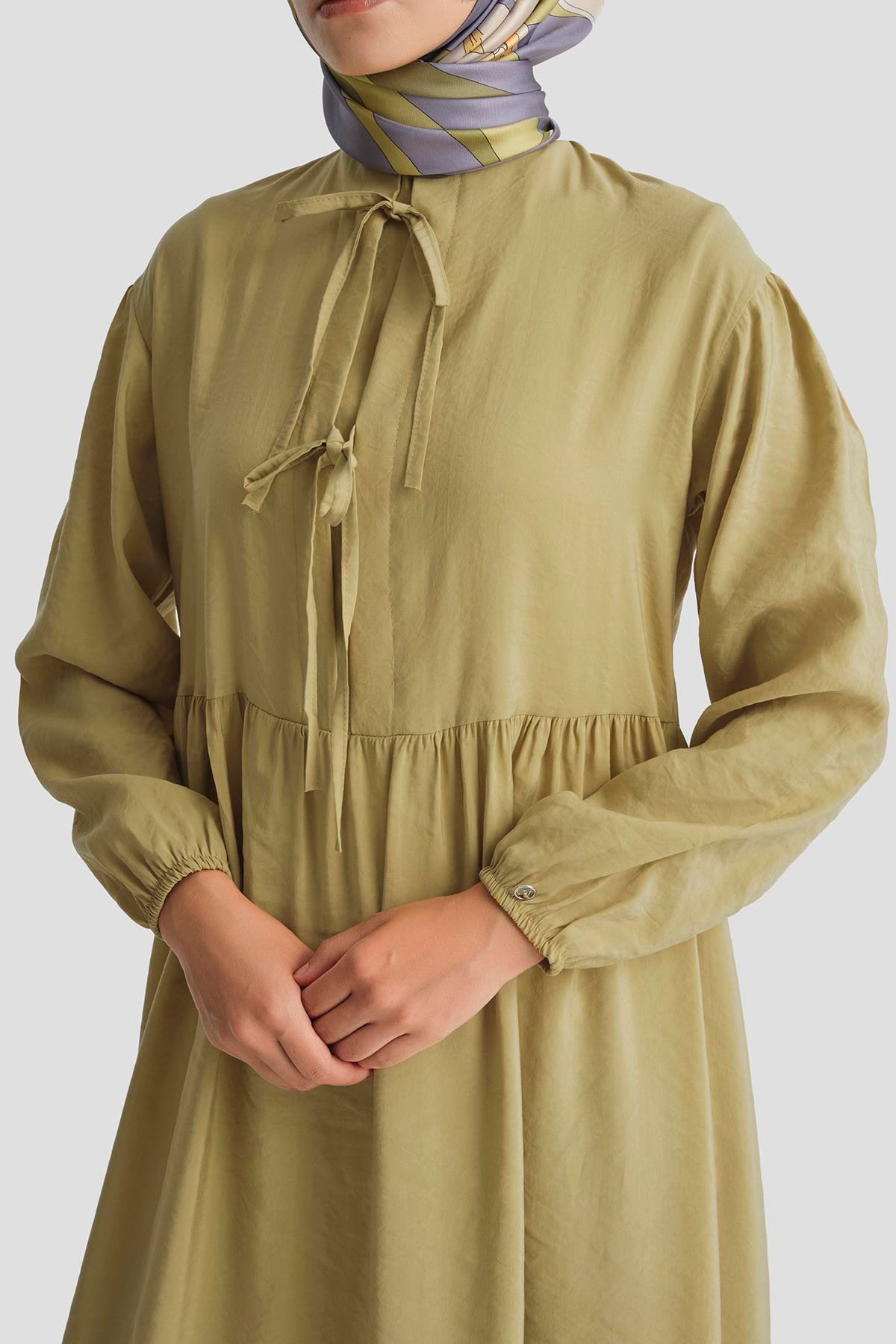 ARMİNE TREND Kolları Lastikli Yakası Kurdale Detaylı Elbise-Asit 25YT954