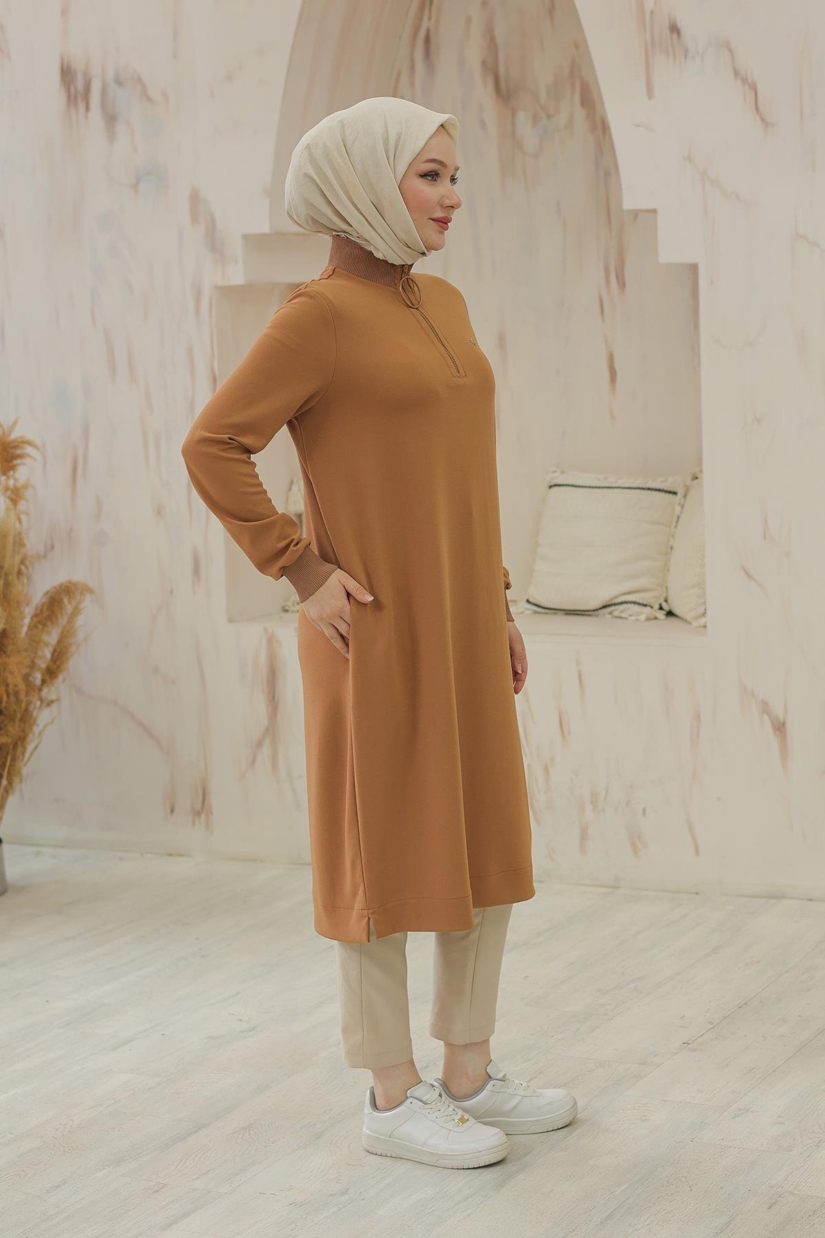 ARMİNE TREND Kolları Ribanalı Yarım Fermuarlı Tunik Camel 24KT436
