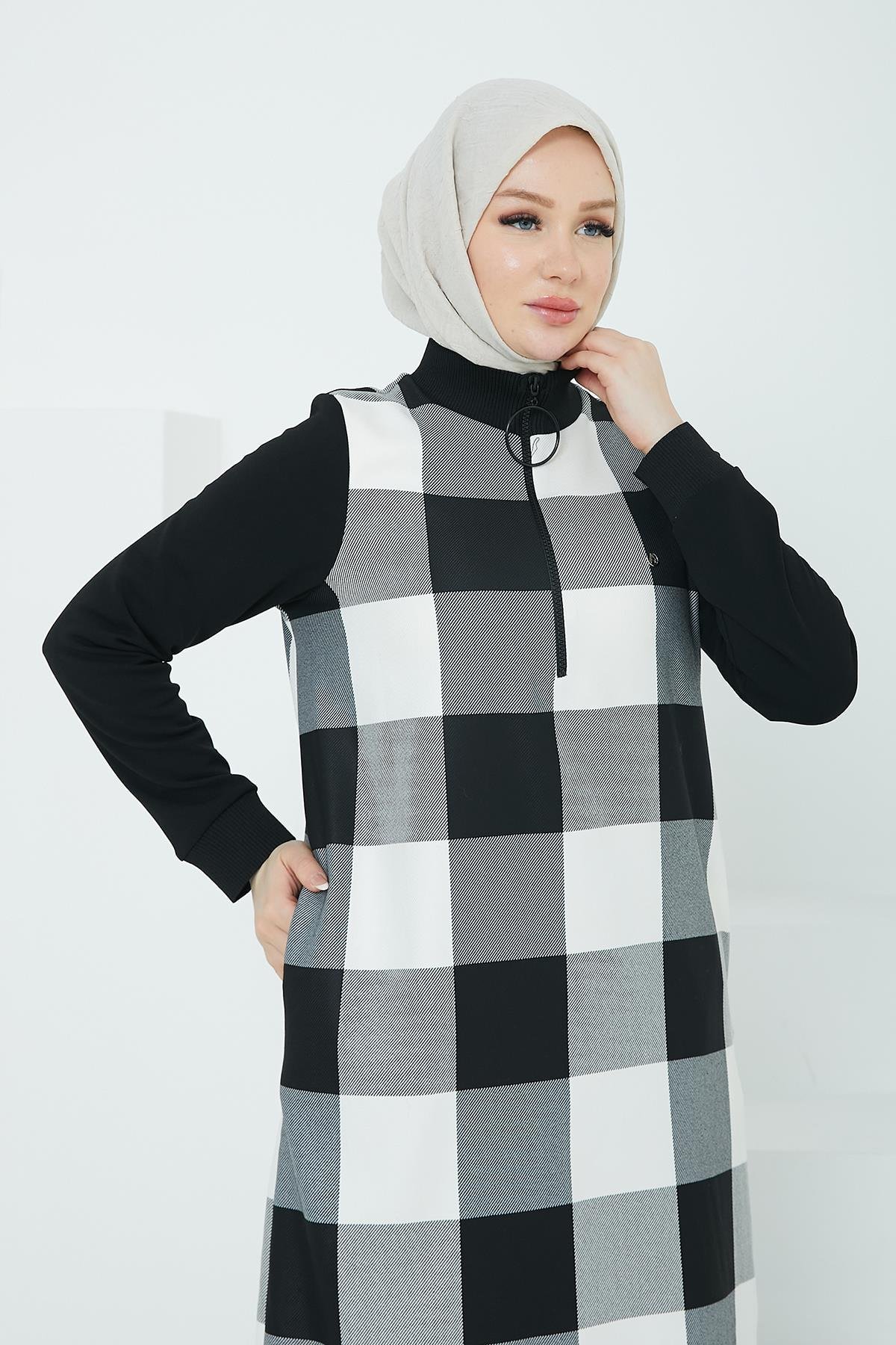 ARMİNE TREND Kolları ve Yakası Ribanalı Yarım Fermuarlı Tunik-Siyah - Beyaz 24KT482