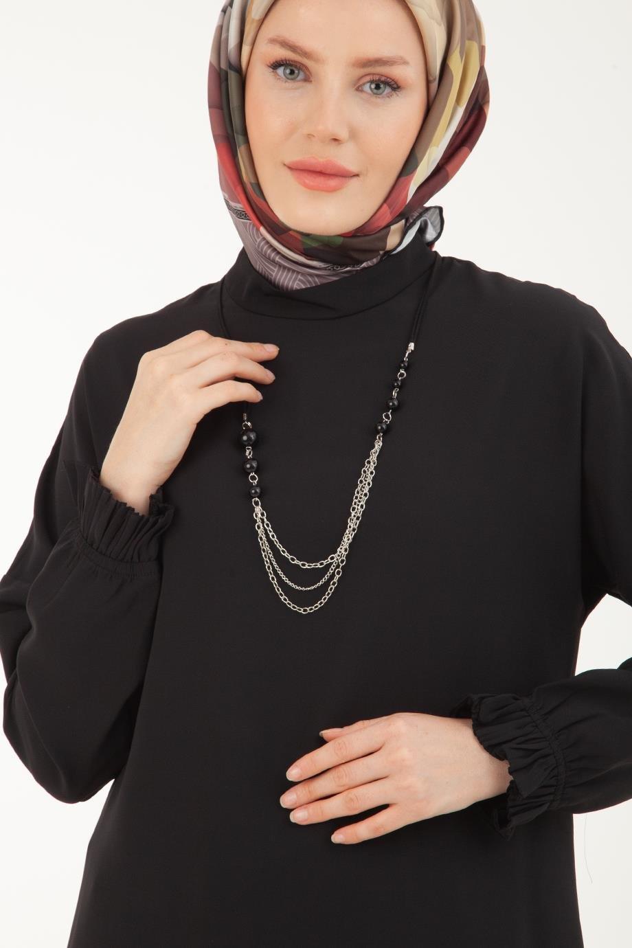 ARMİNE TREND Kolyeli Kolları ve Etek ucu Piliseli Pantolonlu İkili Takım-Siyah 23YT612