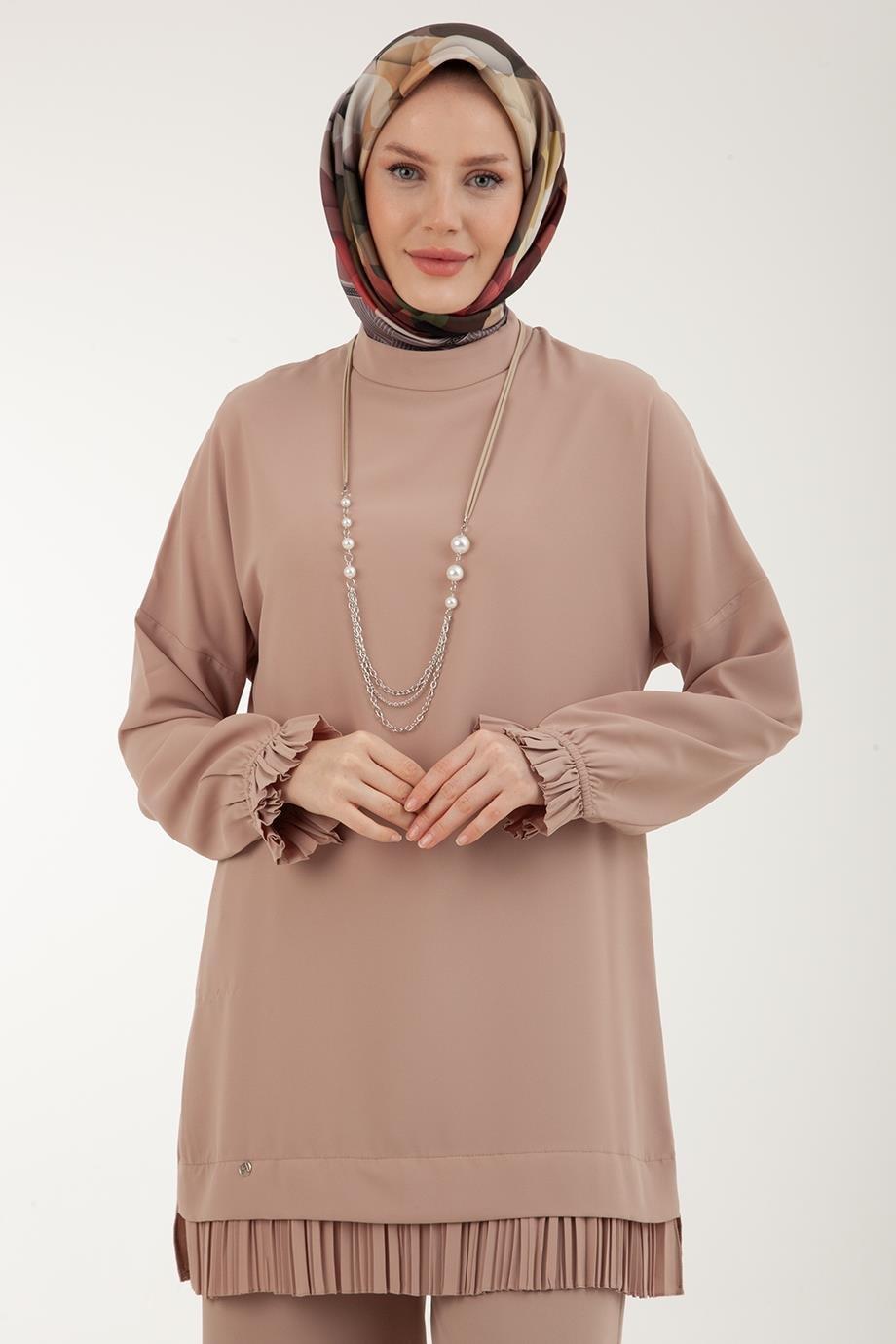 ARMİNE TREND Kolyeli, Kolları ve Etek ucu Piliseli Pantolonlu İkili Takım-Camel