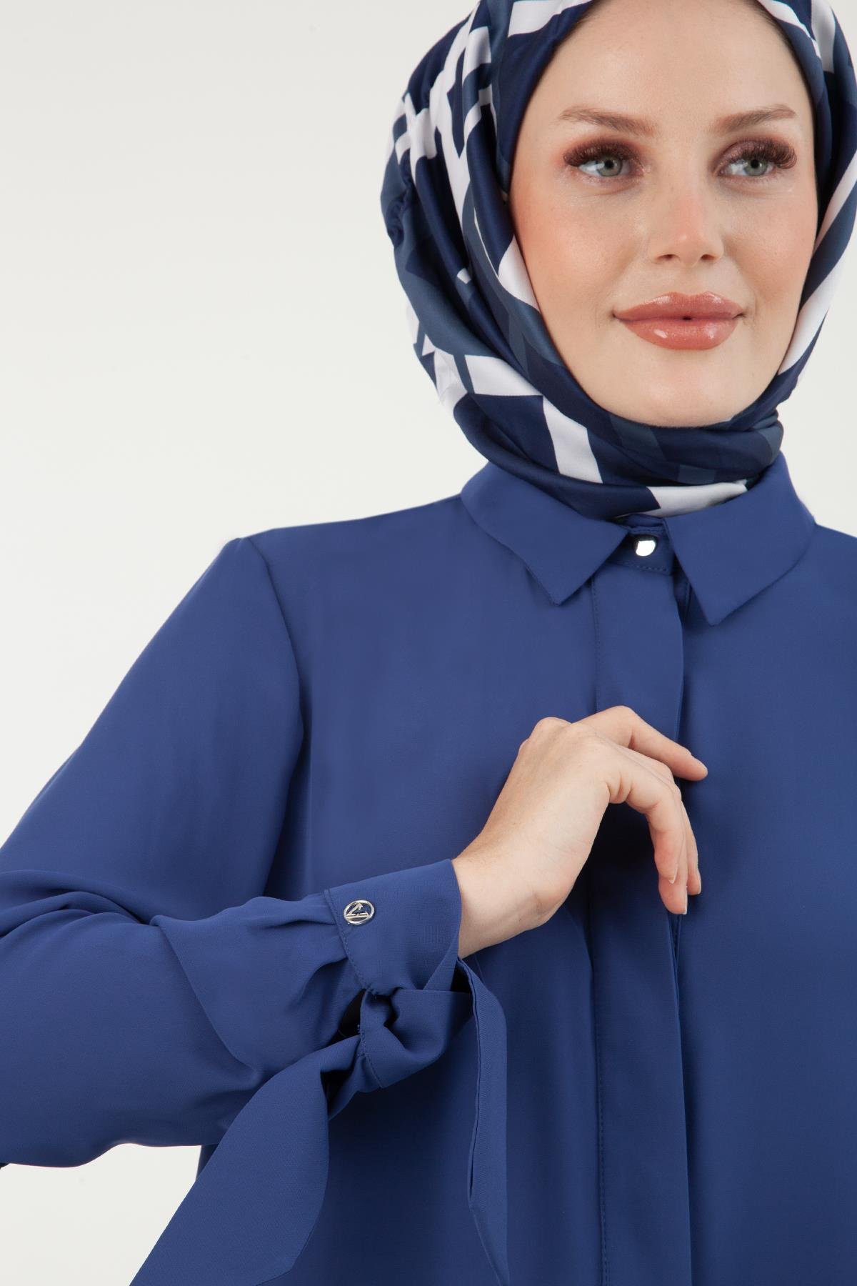 ARMİNE TREND Krep Kumaşlı Kolları Bağcık Detaylı Tunik-Gri Mavi 23YT463