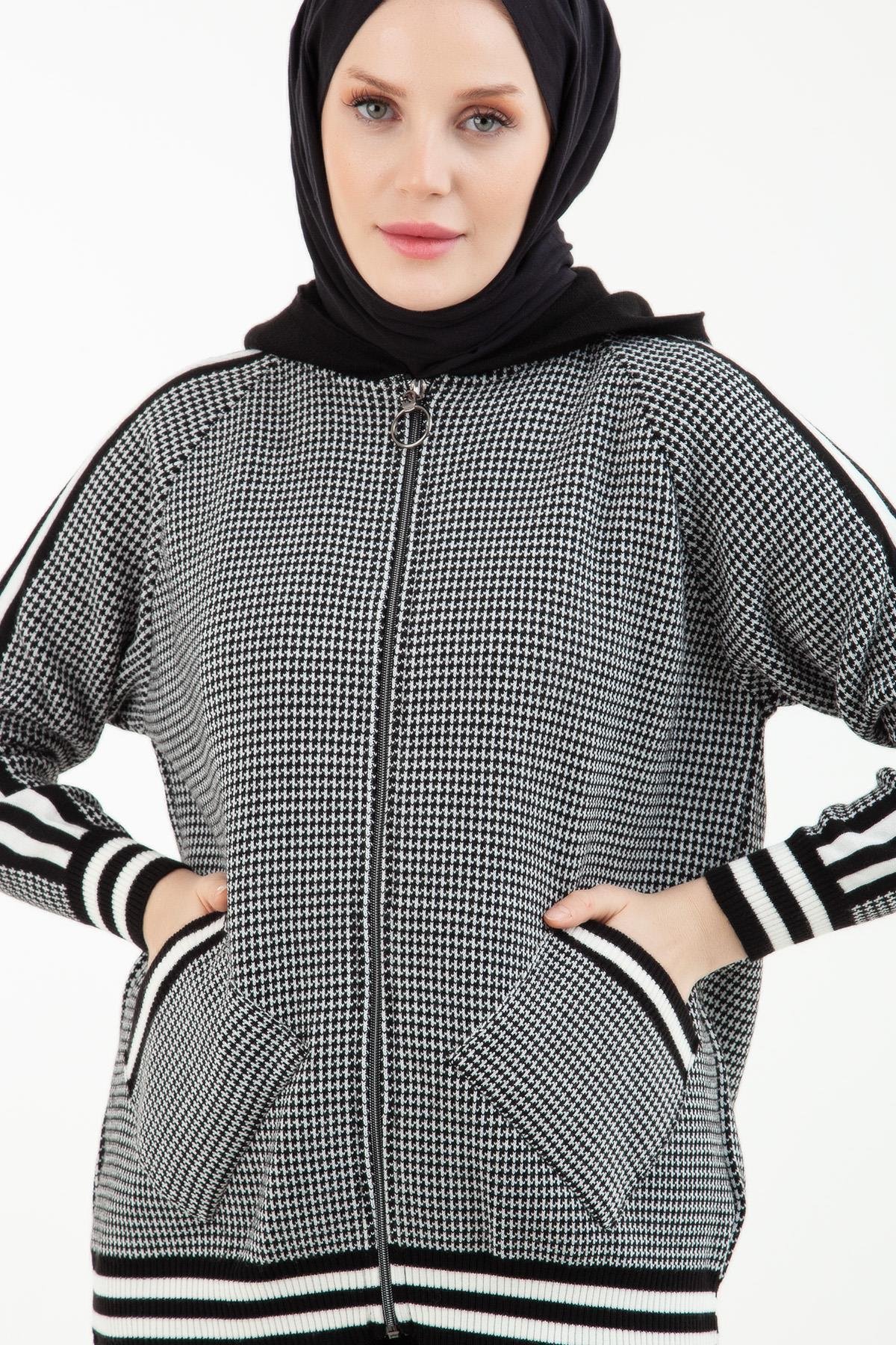 ARMİNE TREND Önü Fermuarlı Kapüşonlu Hırka ve Pantolonlu Triko Takım-Siyah 22KD4237