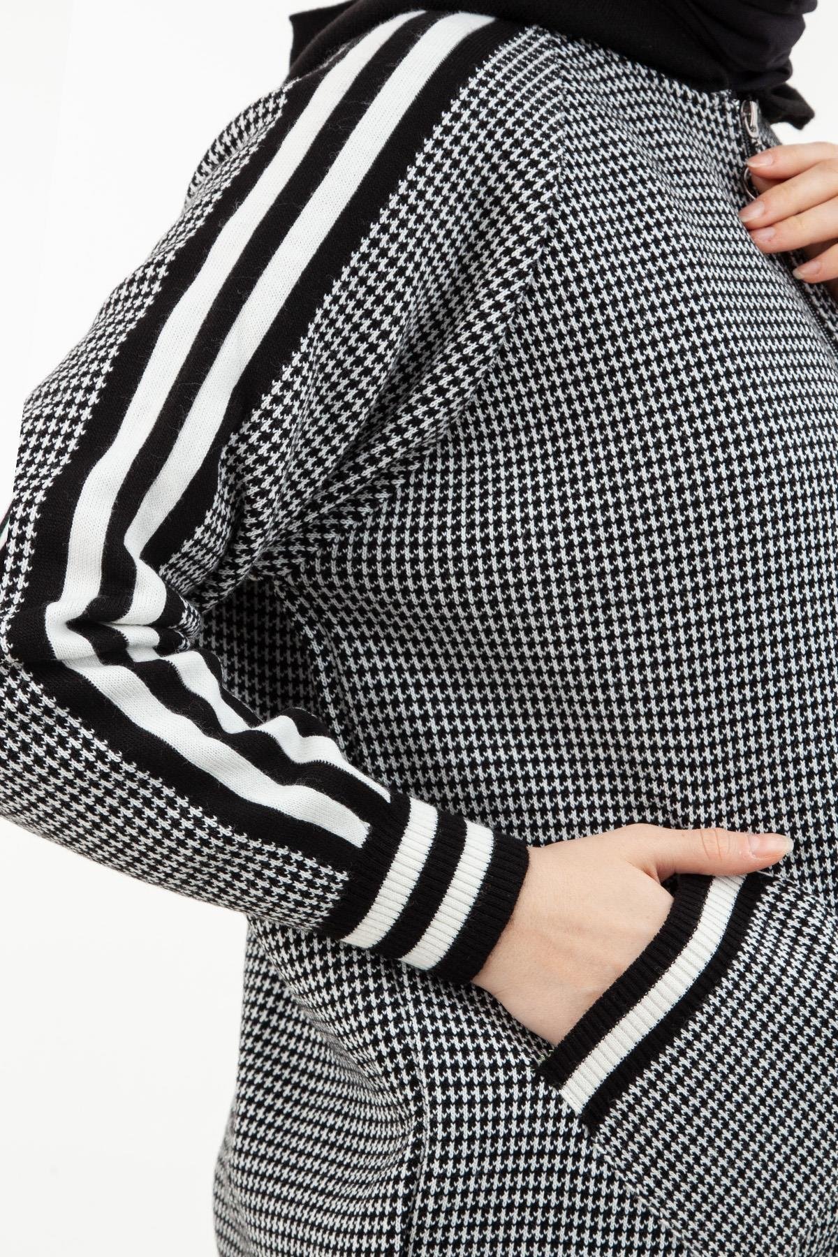 ARMİNE TREND Önü Fermuarlı Kapüşonlu Hırka ve Pantolonlu Triko Takım-Siyah 22KD4237
