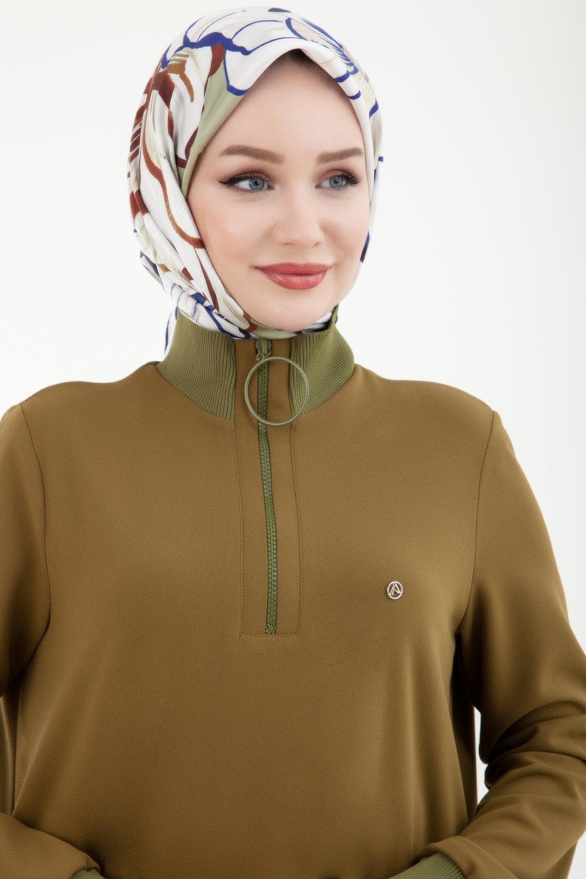 ARMİNE TREND Örme Kumaş Yakası Fermuarlı Ribanalı Kışlık Tunik-Olive 23KT442