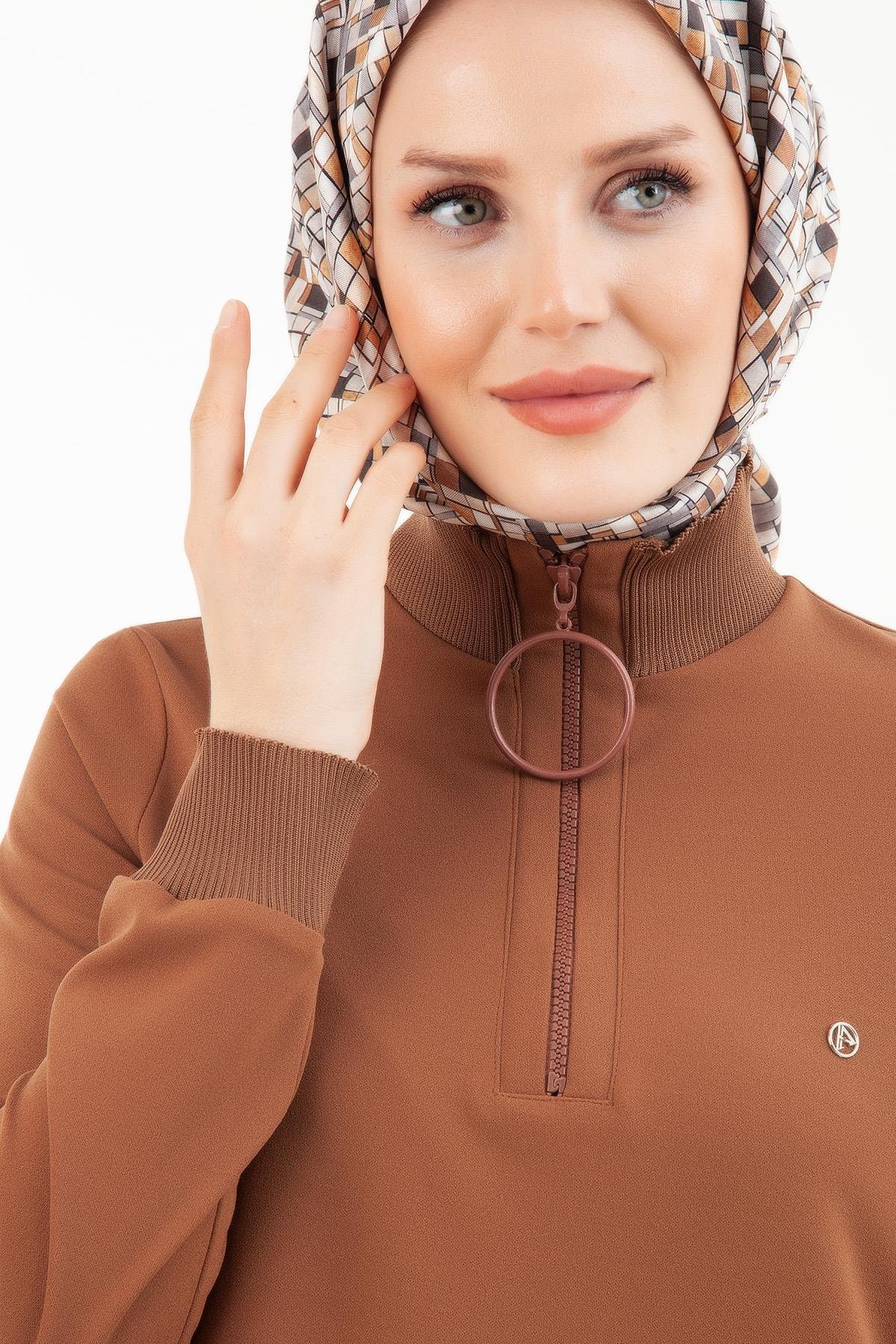 ARMİNE TREND Örme Kumaş Yakası Fermuarlı Ribanalı Kışlık Tunik-Badem 23KT442