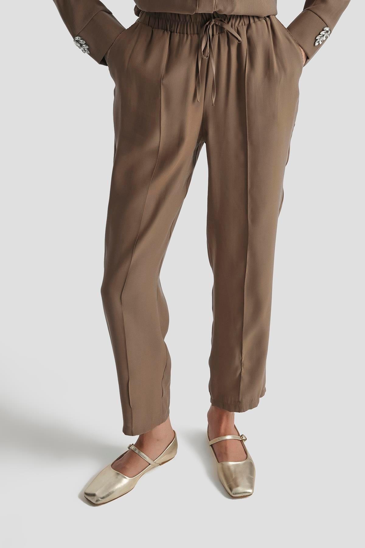 ARMİNE TREND Taş Detaylı Gizli Düğmeli Pantolonlu İkili Takım-Camel 25YT6108