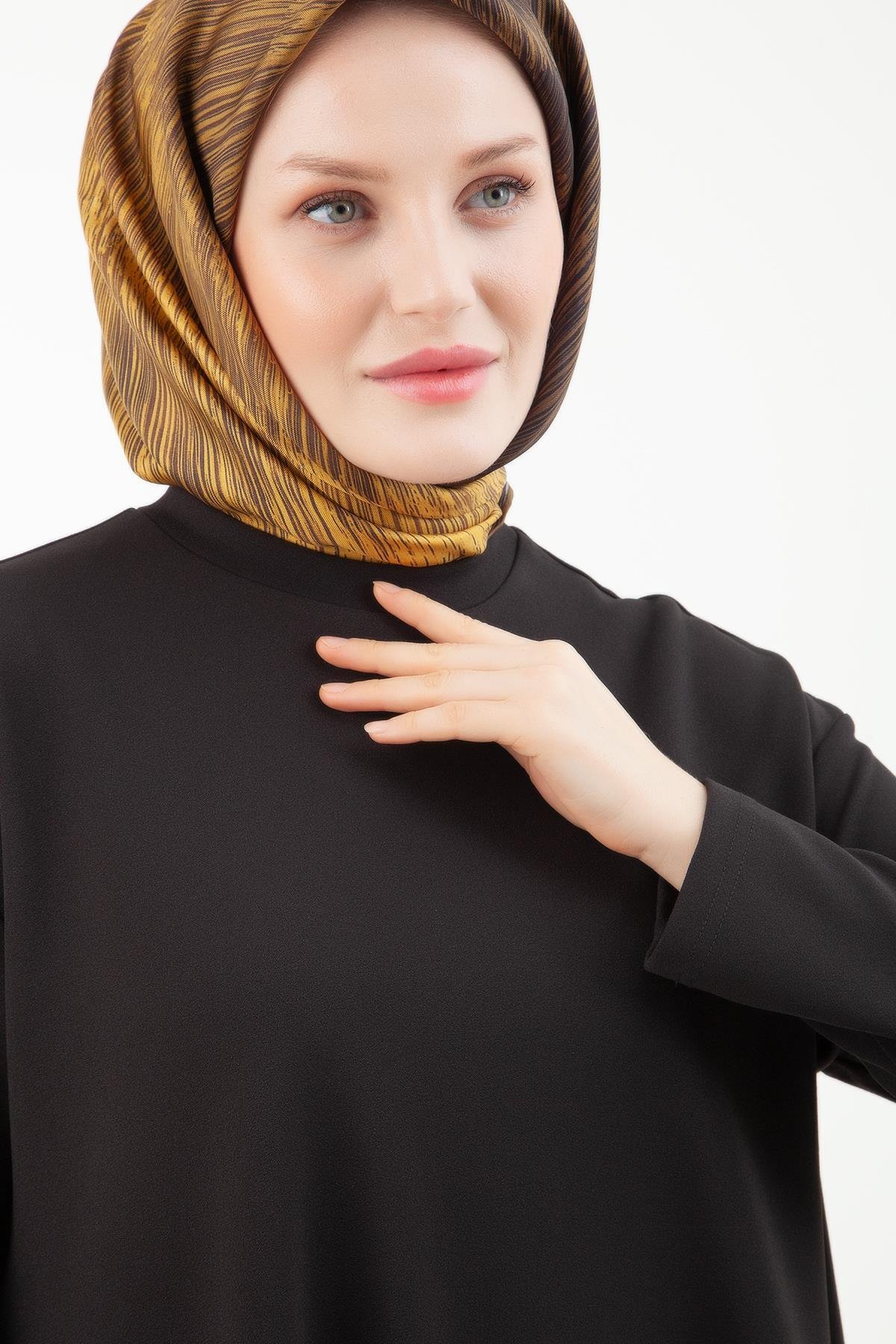 ARMİNE TREND Üçlü Takım Sendi Kumaş Pantolon Beli Lastikli Tunik İç Astarlı  Etek Ucu Piliseli-Siyah 23KT630