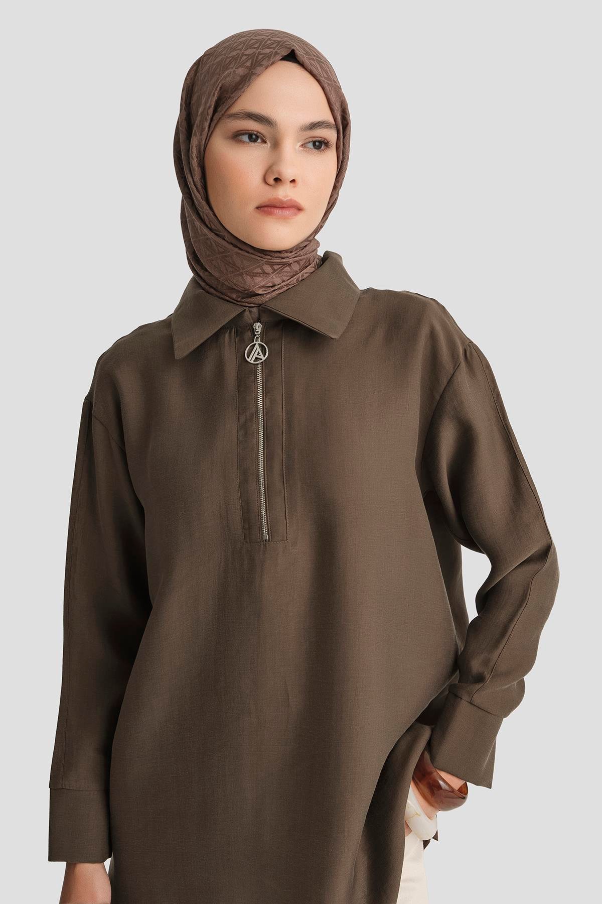 ARMİNE TREND Yakalı Yarım Fermuarlı Tunik-Kahverengi 25YT467