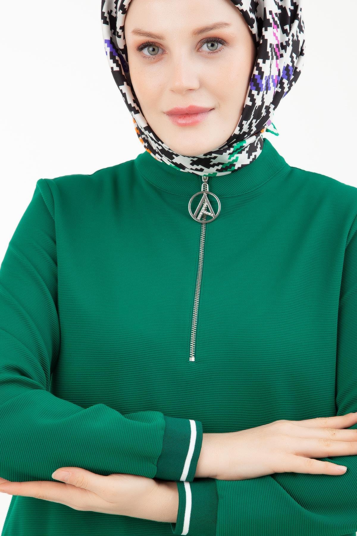 ARMİNE TREND Yakası Fermuarlı Kolları Ribanalı Örme Kumaş Tunik-Yeşil 23KT439