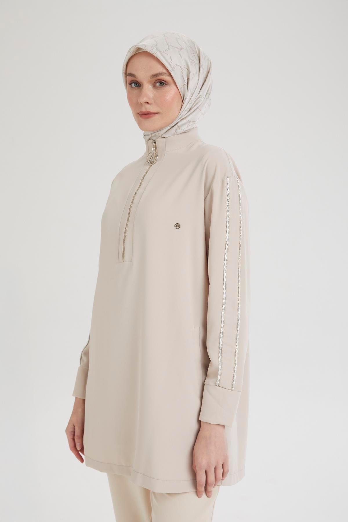 ARMİNE TREND Yakası ve Kolları Ribanalı Yarım Boğaz Fermuarlı Tunik-Camel 25YT412