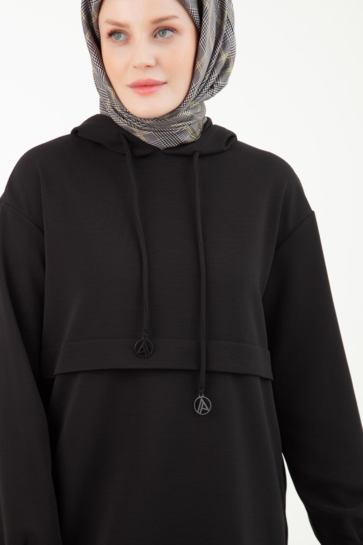 ARMİNE TREND Yandan Cepli Kolları Lastikli Kapüşonlu Tunik-Siyah 23KT446