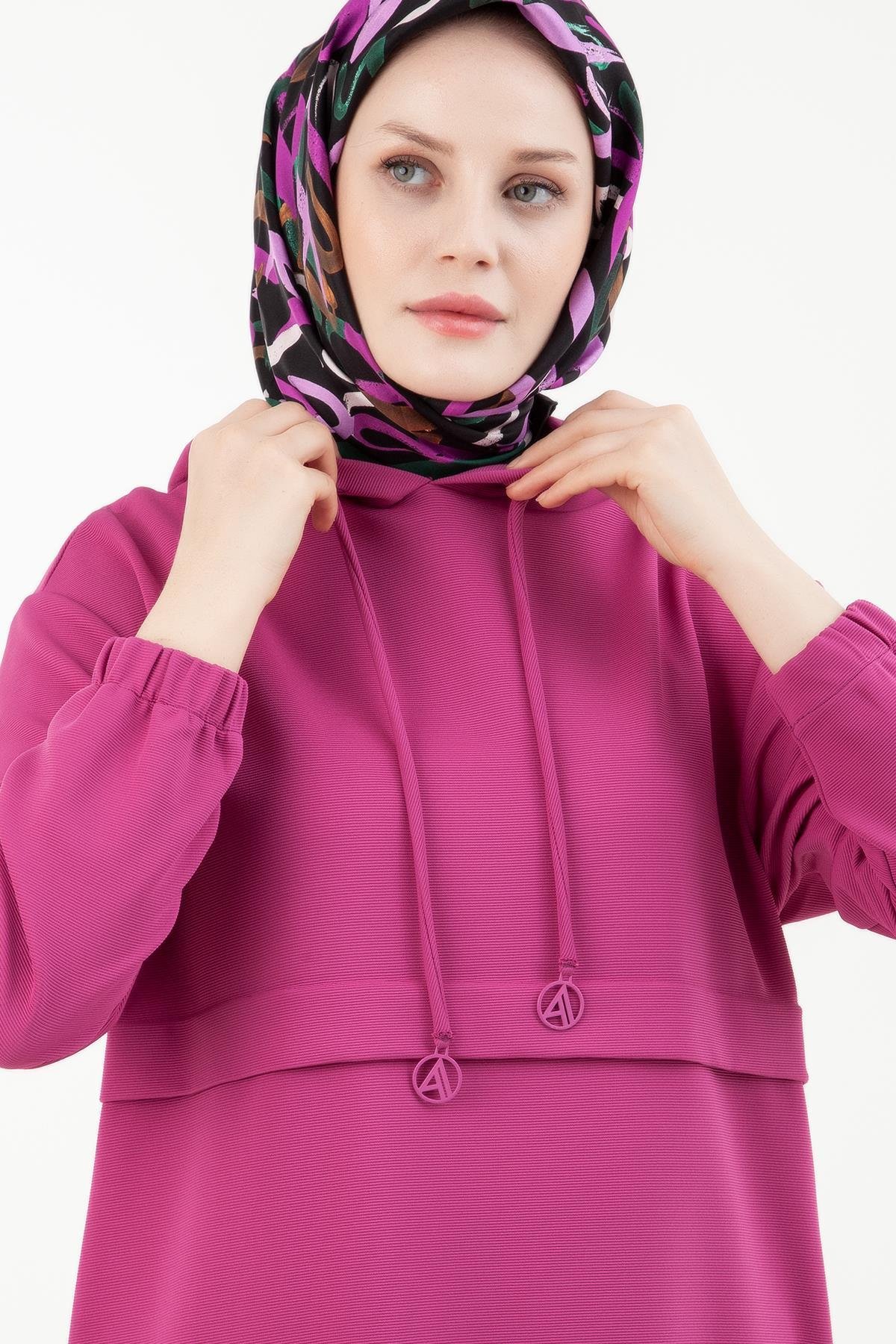 ARMİNE TREND Yandan Cepli Kolları Lastikli Kapüşonlu Tunik-Erguvan 23KT446