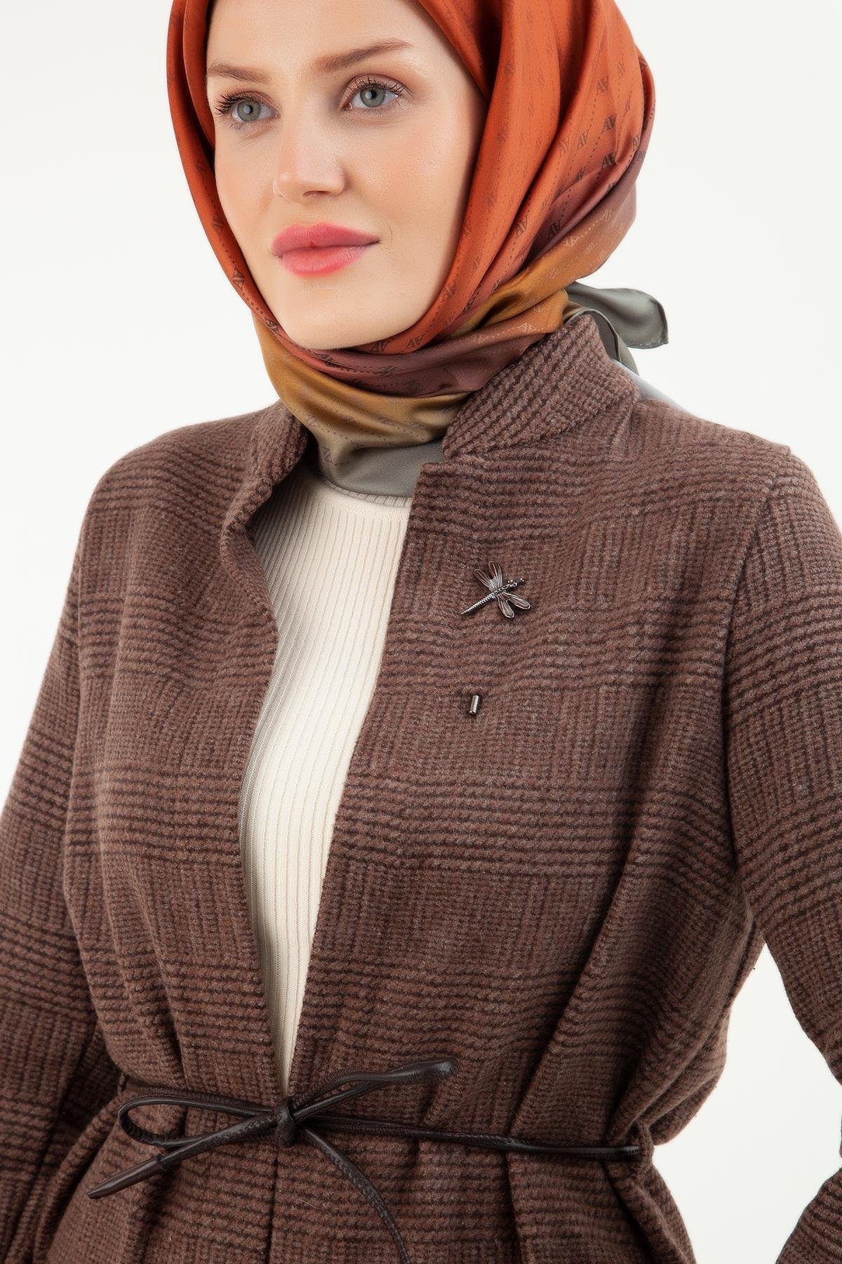 ARMİNE TREND Yanları Cepli Yusufcuk Detaylı Belden Bağlamalı Hırka-Kahve 23KT519