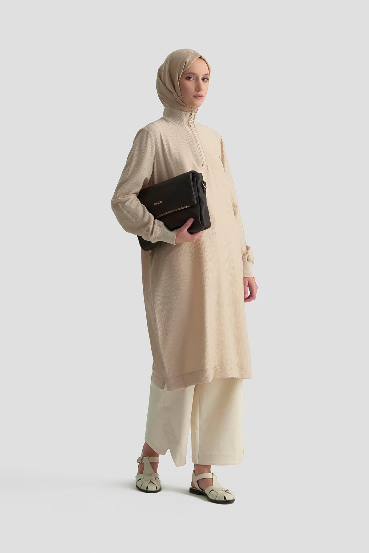 ARMİNE TREND Yarım Fermuarlı Kolları ve Yakası Ribanalı Tunik-Bej-25YT433