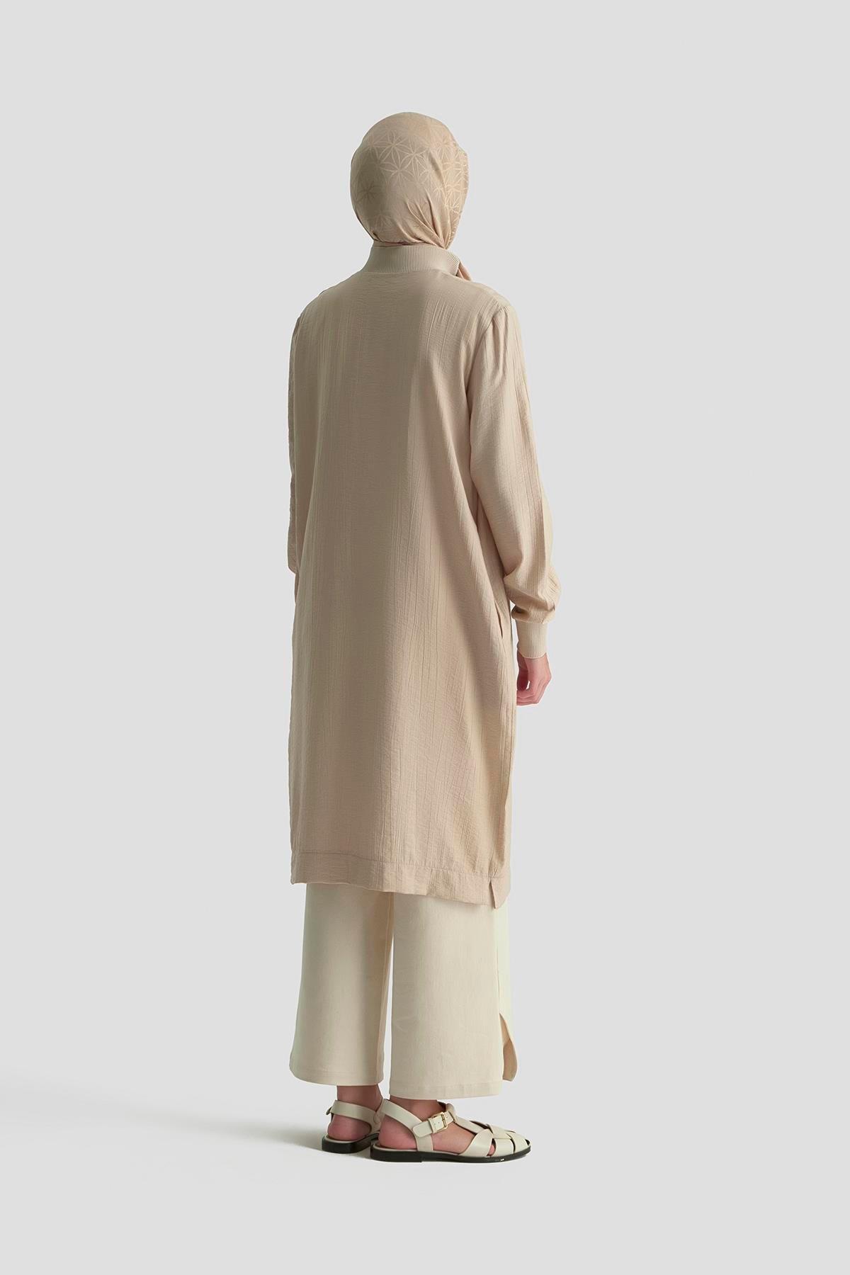 ARMİNE TREND Yarım Fermuarlı Kolları ve Yakası Ribanalı Tunik-Bej-25YT433