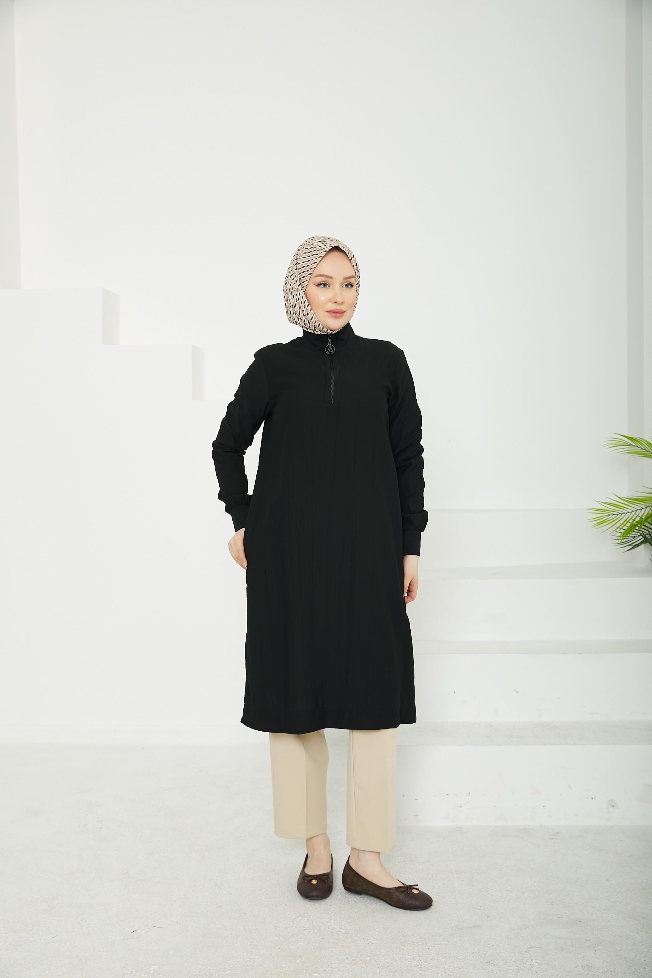 ARMİNE TREND Yarım Fermuarlı Kolları ve Yakası Ribanalı Tunik-Siyah 25YT433