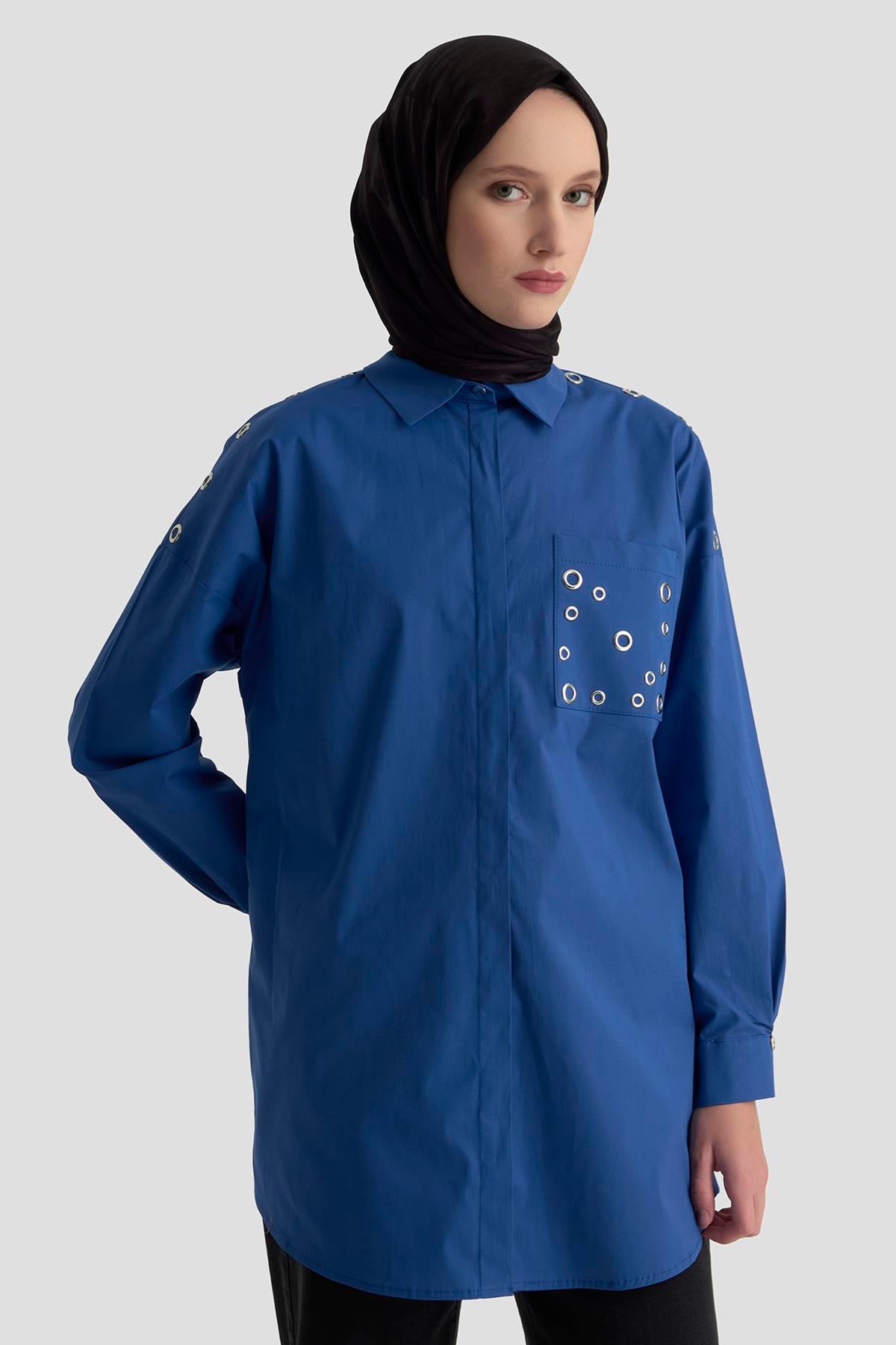 ARMİNE TREND Gizli Düğmeli Kuşgözü Detaylı Gömlek Saks 25KT420