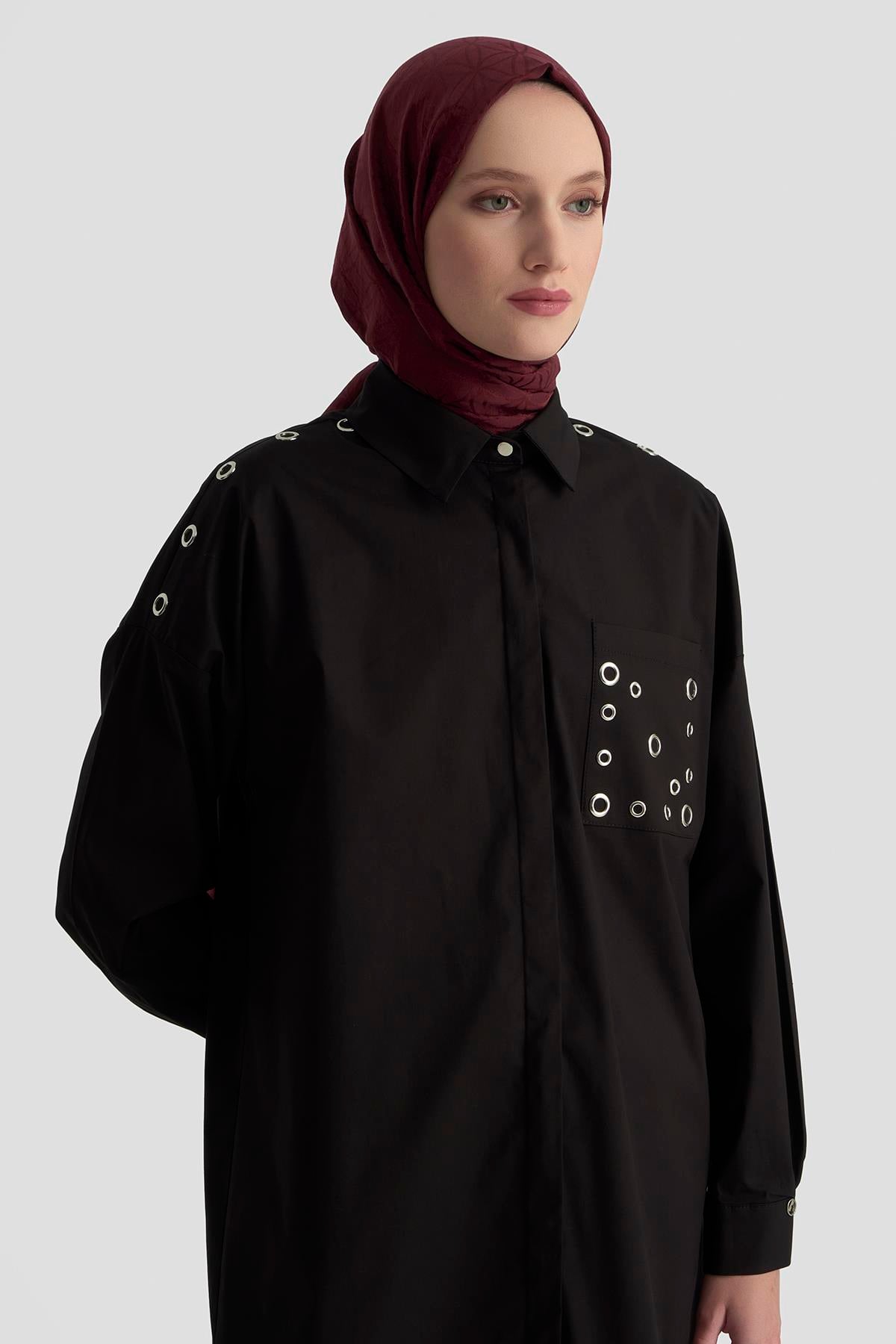 ARMİNE TREND Gizli Düğmeli Kuşgözü Detaylı Gömlek Siyah 25KT420