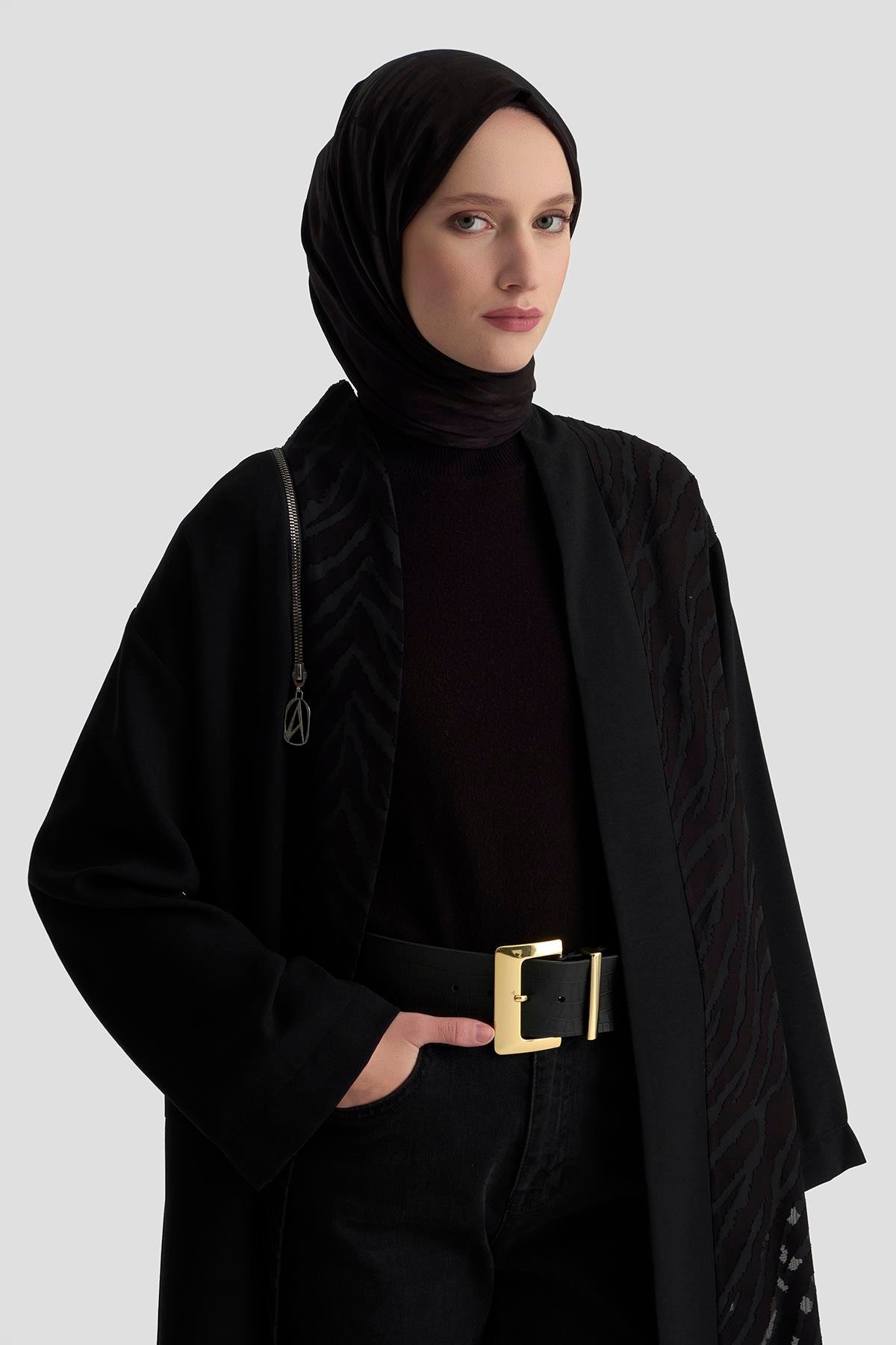 ARMİNE TREND Zebra Desenli Salaş Kesim Cepli Yelek Siyah 25KT522