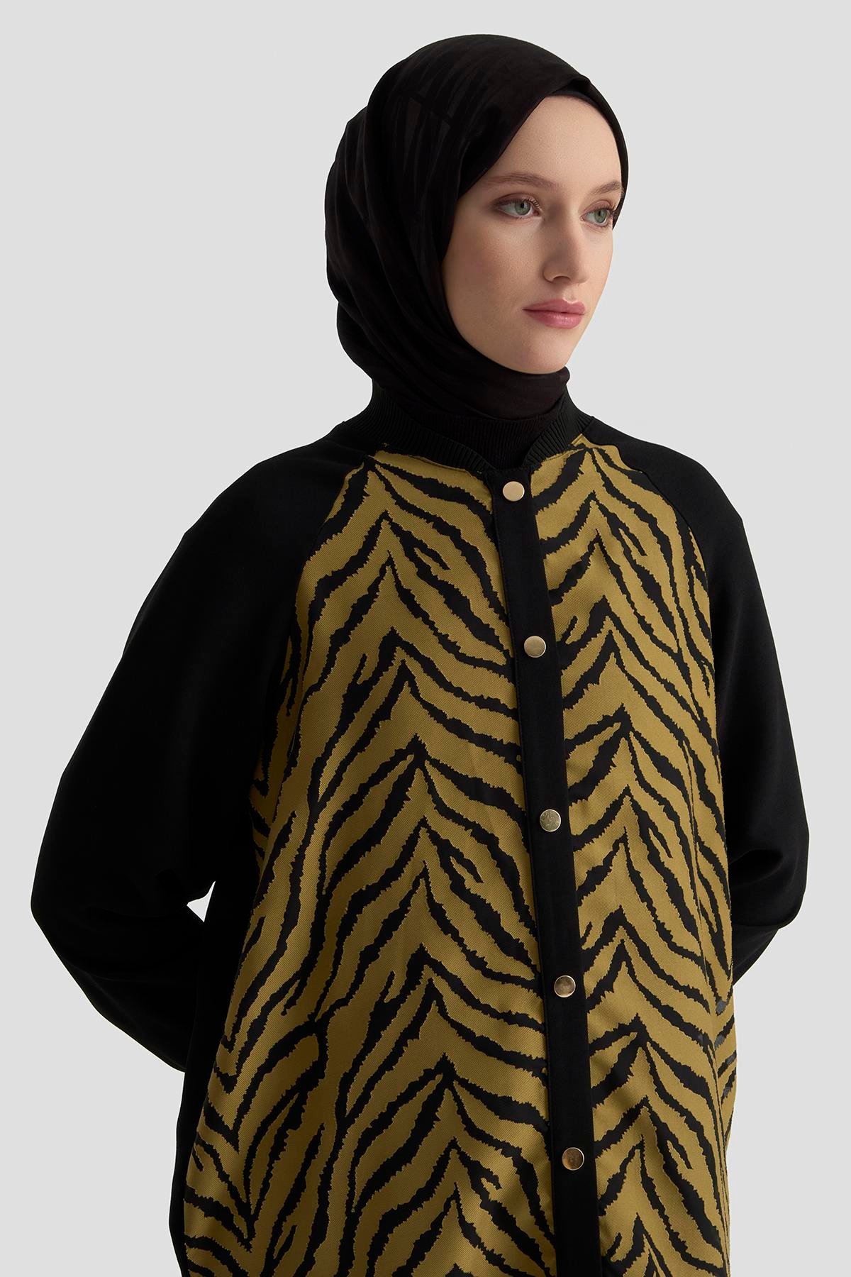 ARMİNE TREND Zebra Desenli Çıtçıtlı Tunik Yağ Yeşili 25KT521