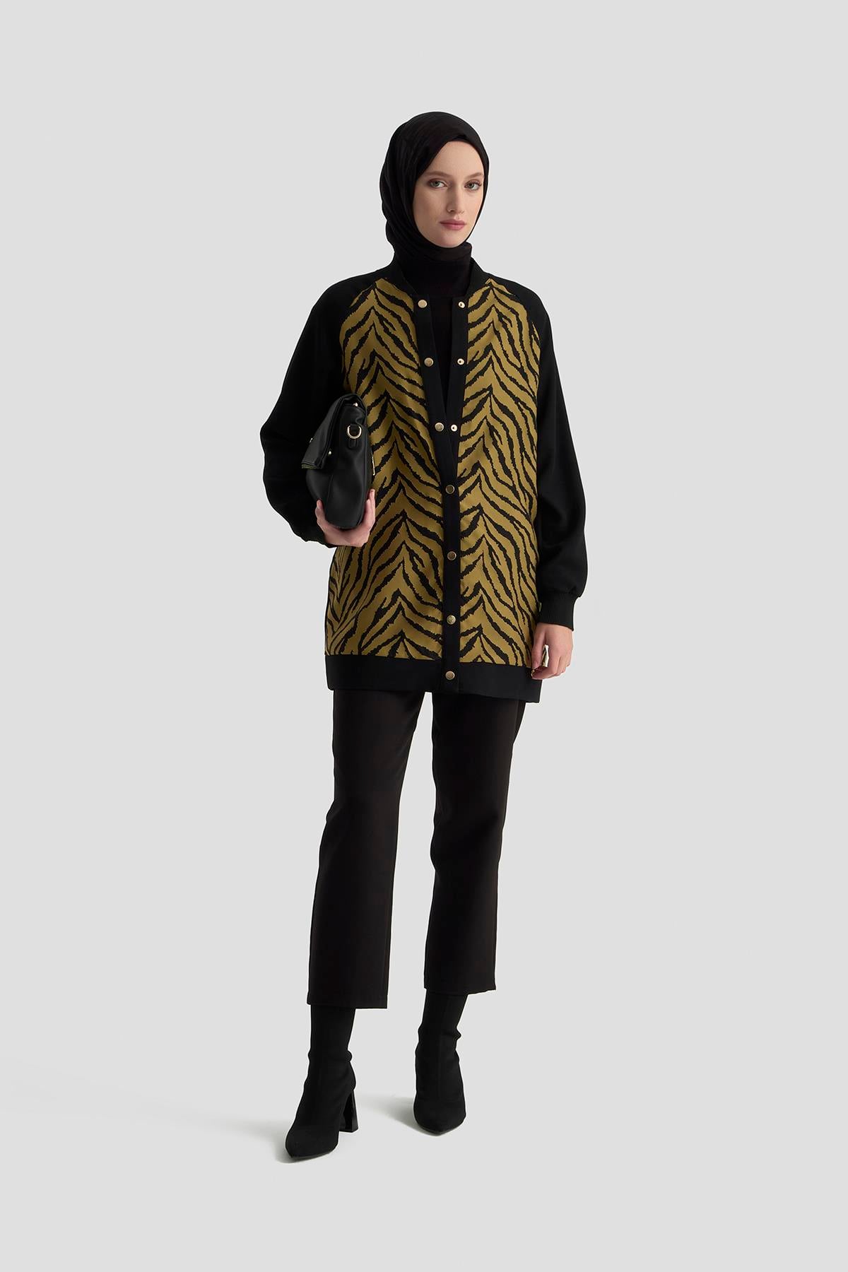 ARMİNE TREND Zebra Desenli Çıtçıtlı Tunik Yağ Yeşili 25KT521