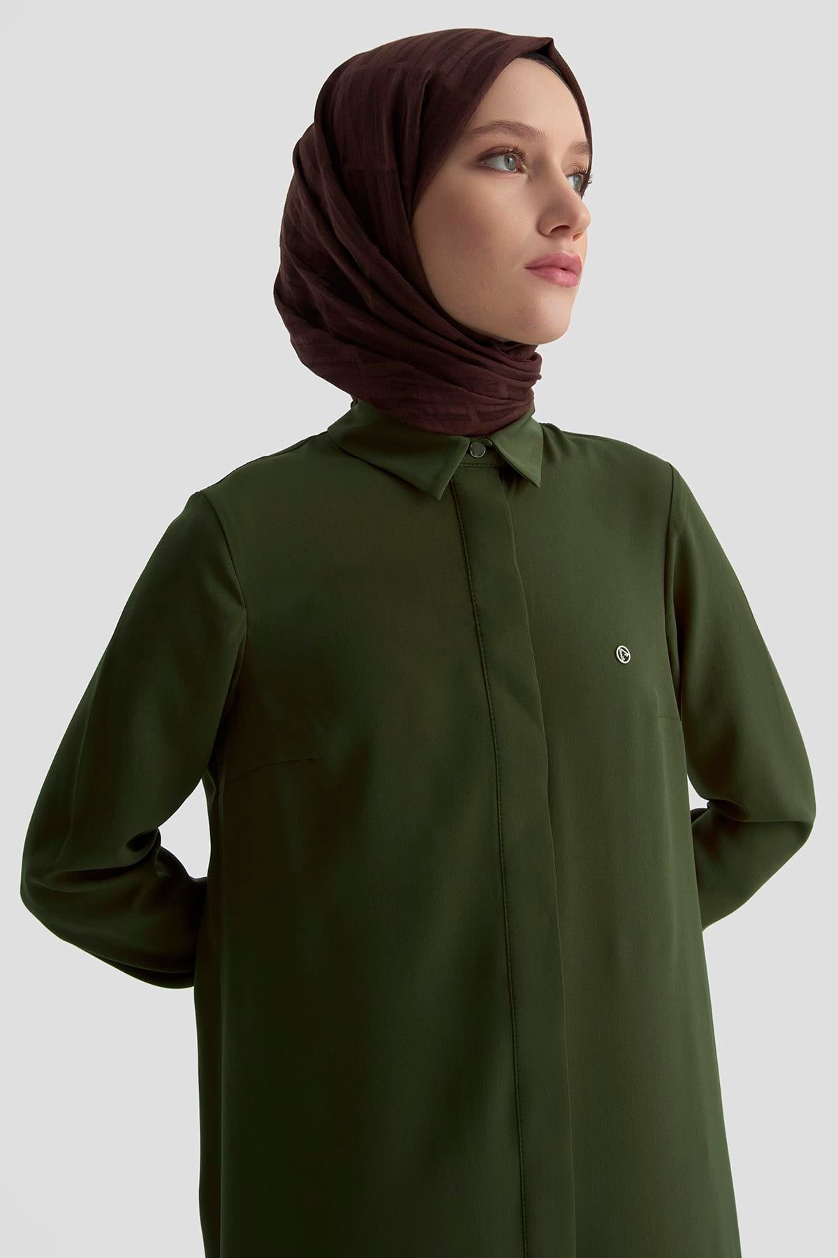 ARMİNE TREND Gizli Düğmeli Kol Detaylı Gömlek Yakalı Tunik Haki 25YT4158