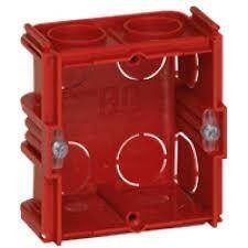LEGRAND 080141Legrand Batibox Birleştirilebilen kare tekli buat Derinlik: 40 mmLegrand 2 modül{ubercoelektromarket}