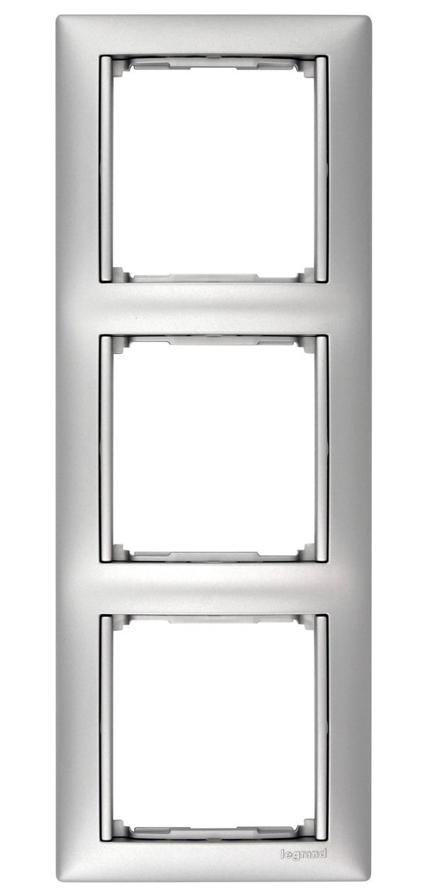 LEGRAND 770153Legrand Alüminyum Çerçeveler - Üçlü YatayLegrand Alüminyum Çerçeveler - Üçlü Yatay{ubercoelektromarket}