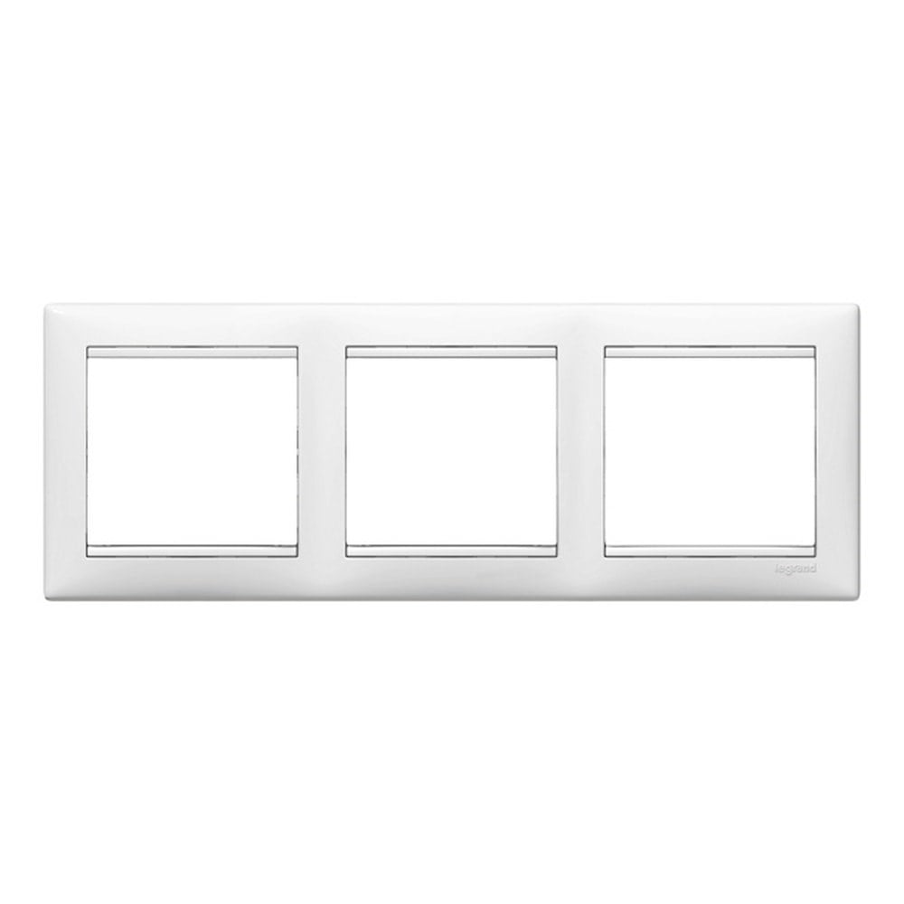 LEGRAND 774453Legrand Çerçeveler - Üçlü - BeyazLegrand Çerçeveler - Üçlü - Beyaz{ubercoelektromarket}