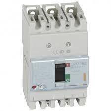 LEGRAND 420042Legrand DPX3 160 Kompakt Şalter - Termik manyetik - 3 kutup - Icu(kA) 25 - In(A) 40Legrand DPX3 160 Kompakt Şalter - Termik manyetik - 3 kutup{ubercoelektromarket}
