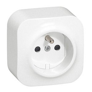 LEGRAND 782417Legrand Forix IP21 serisi sıva üstü beyaz fransız standartı UPS priz 10ALegrand Fr. std çocuk korumalı topraklı priz (UPS) - Beyaz{ubercoelektromarket}