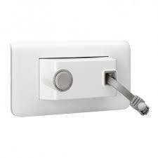 LEGRAND 076532Legrand Sistem Armada - RJ45 UTP makaralı patch cordlu priz - Cat6 UTP - BeyazLegrand Sistem Armada - RJ45 UTP makaralı patch cordlu priz{ubercoelektromarket}