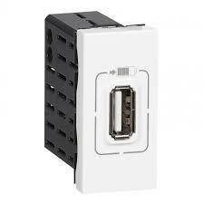 LEGRAND 077591Legrand Sistem Armada - Tekli USB prizi, telefon şarjı için, 5V, 1,1A, A Tipi - BeyazLegrand Sistem Armada - Tekli USB prizi, telefon şarjı{ubercoelektromarket}