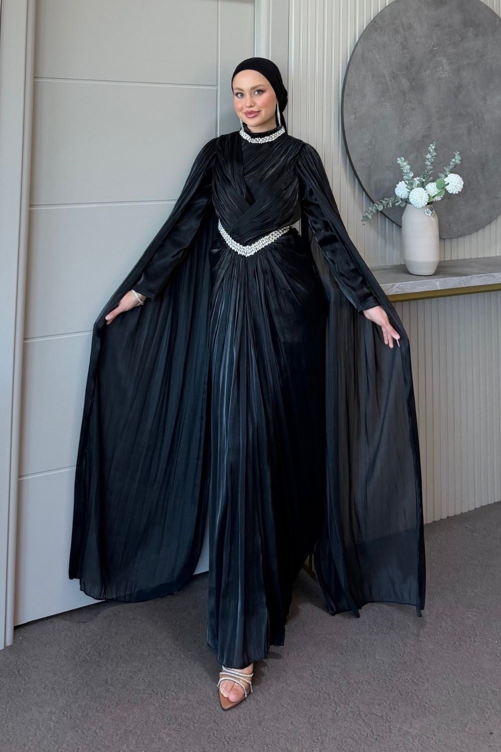 Diana Pelerin Detay Abiye Siyah