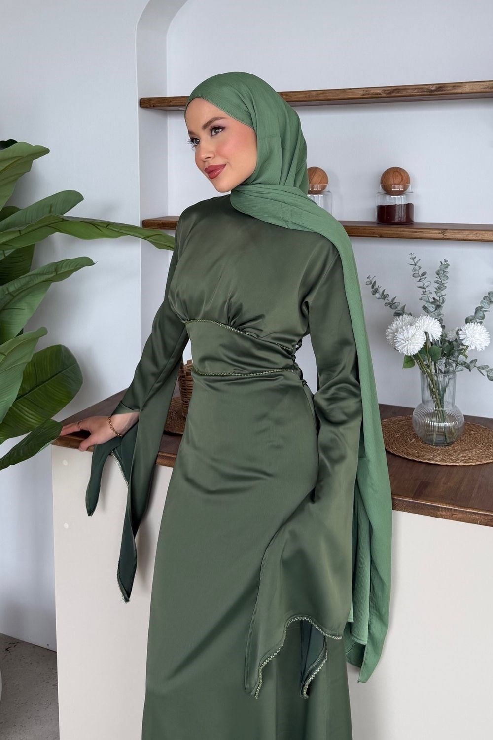 Moneva Kolları Yırtmaçlı Abiye Yeşil