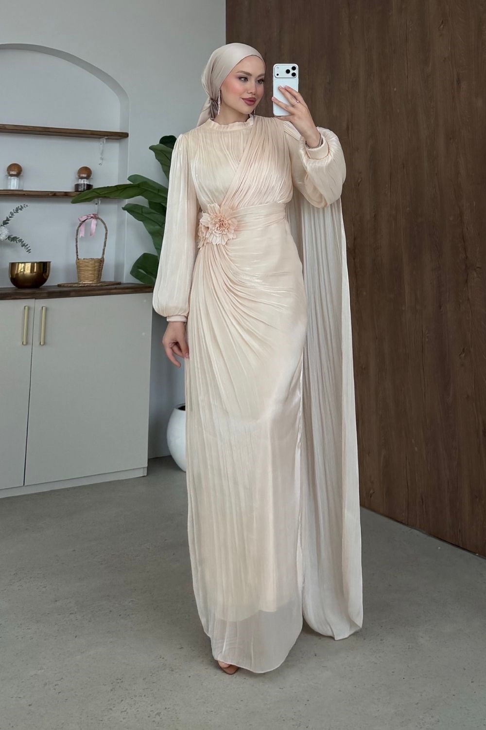 Nilüfer Çiçeği Detay Abiye Bej