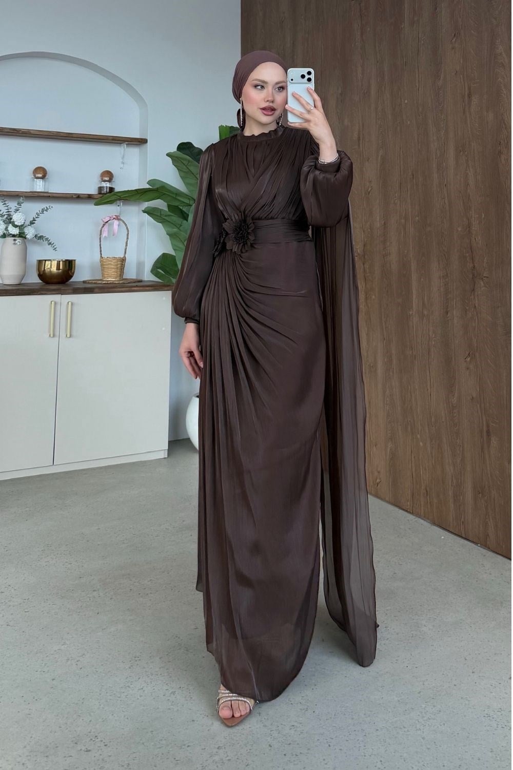 Nilüfer Çiçeği Detay Abiye Kahverengi