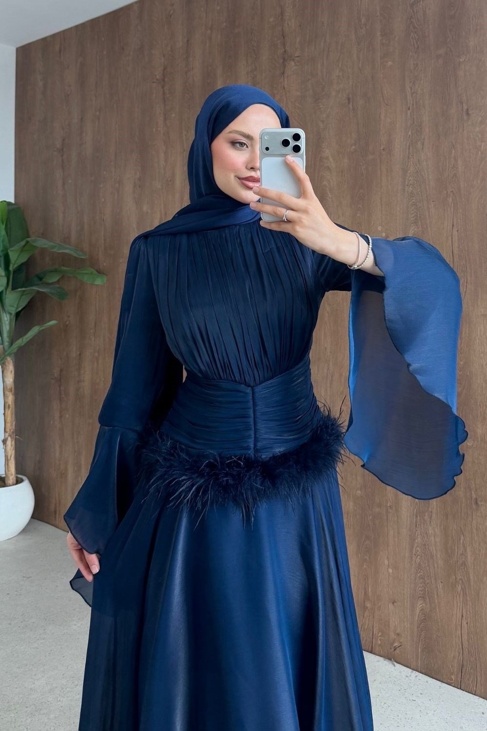 Yonca Bel Drape Tüylü Abiye Lacivert