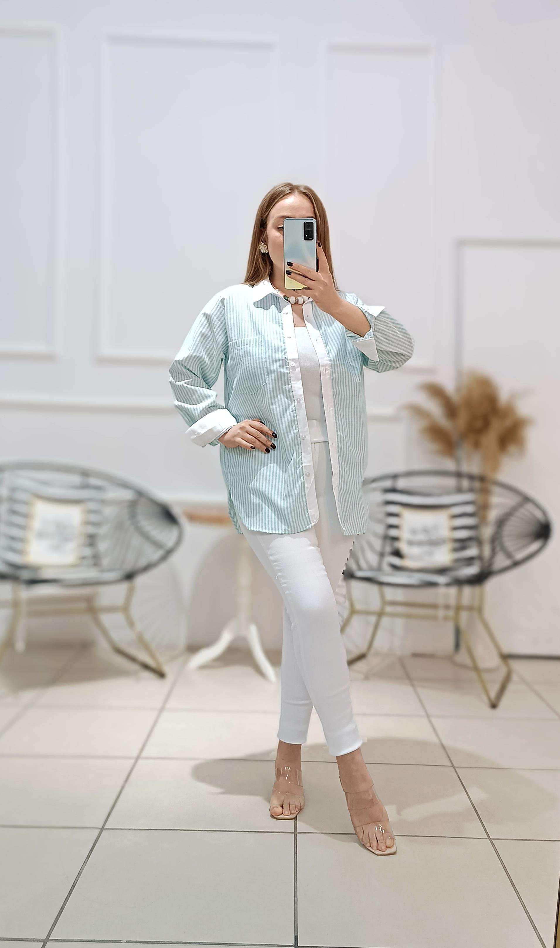 Beyaz Şerit Detaylı Çizgili Poplin Gömlek