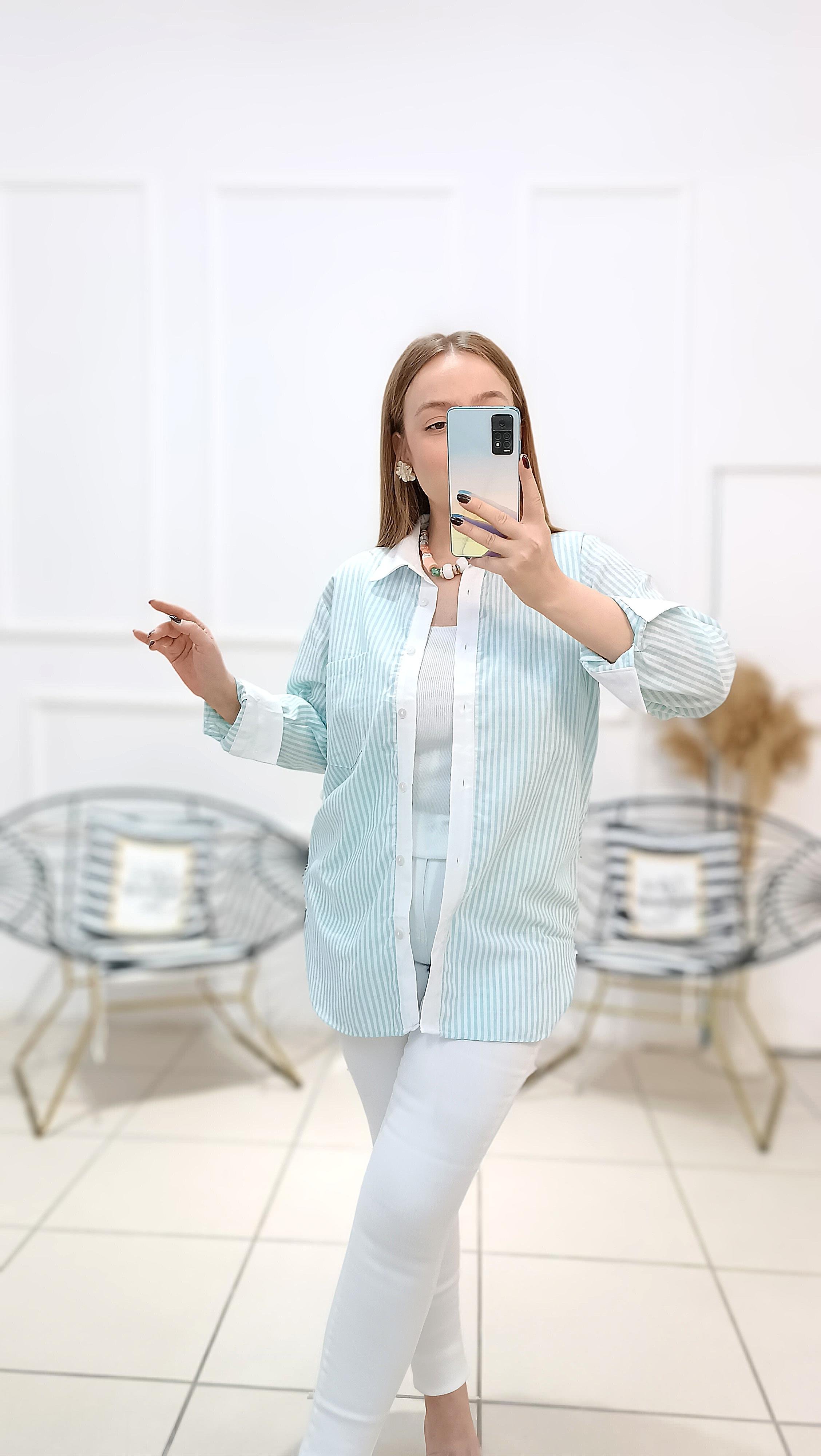 Beyaz Şerit Detaylı Çizgili Poplin Gömlek