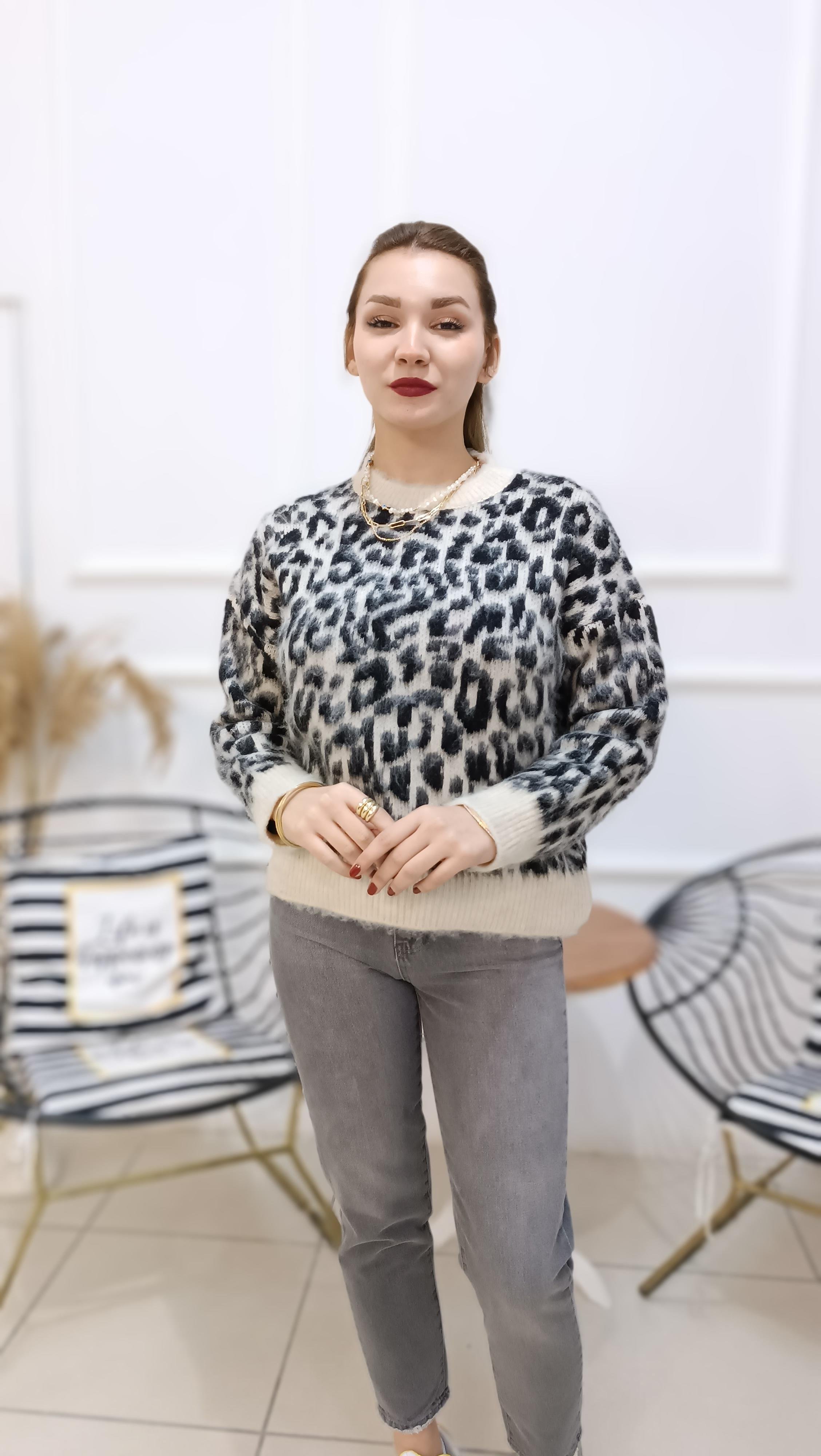 Bisiklet Yaka Kalın Dokulu Leopar Desen Kazak