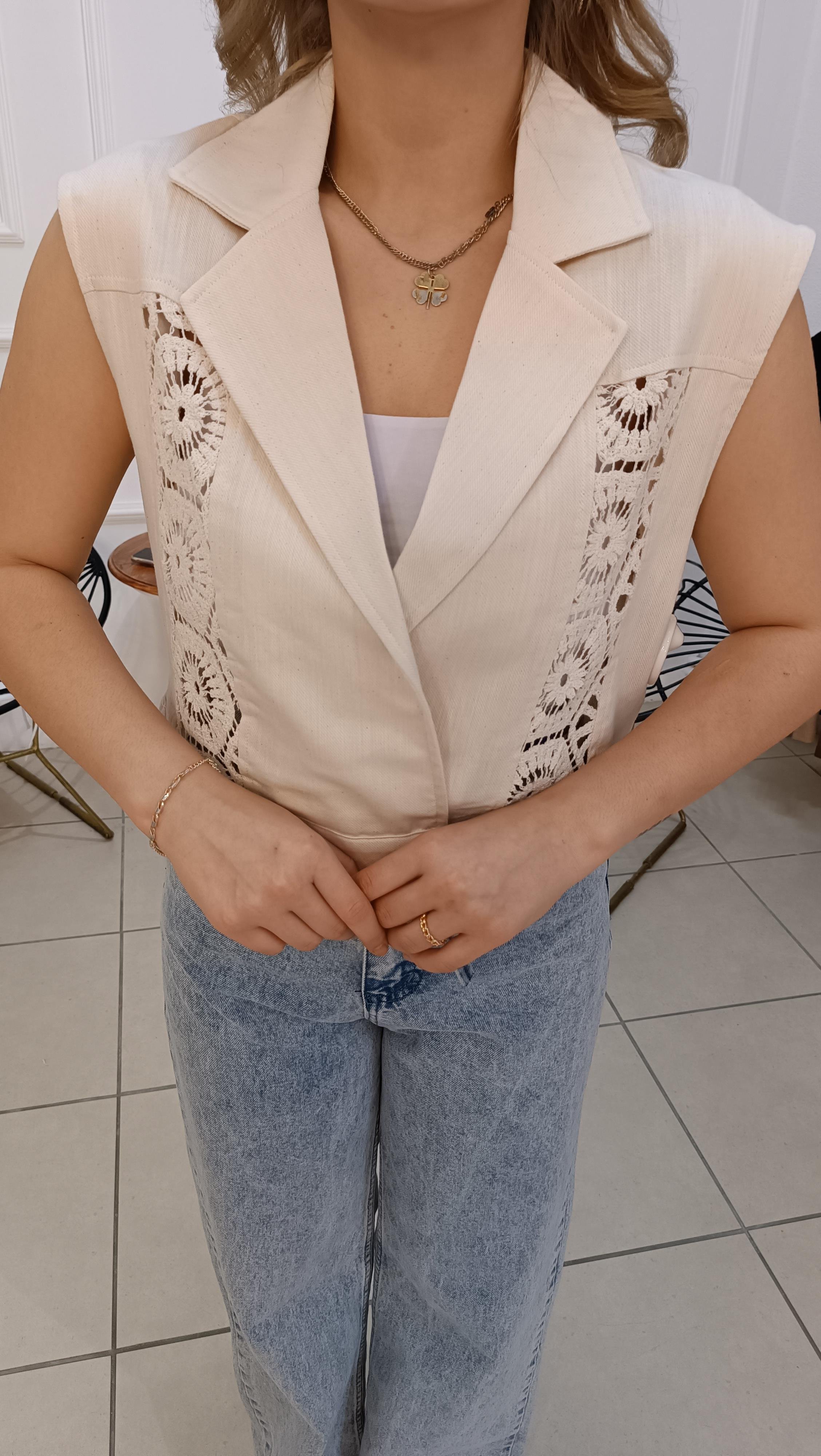 Dantel Detaylı Keten Yelek