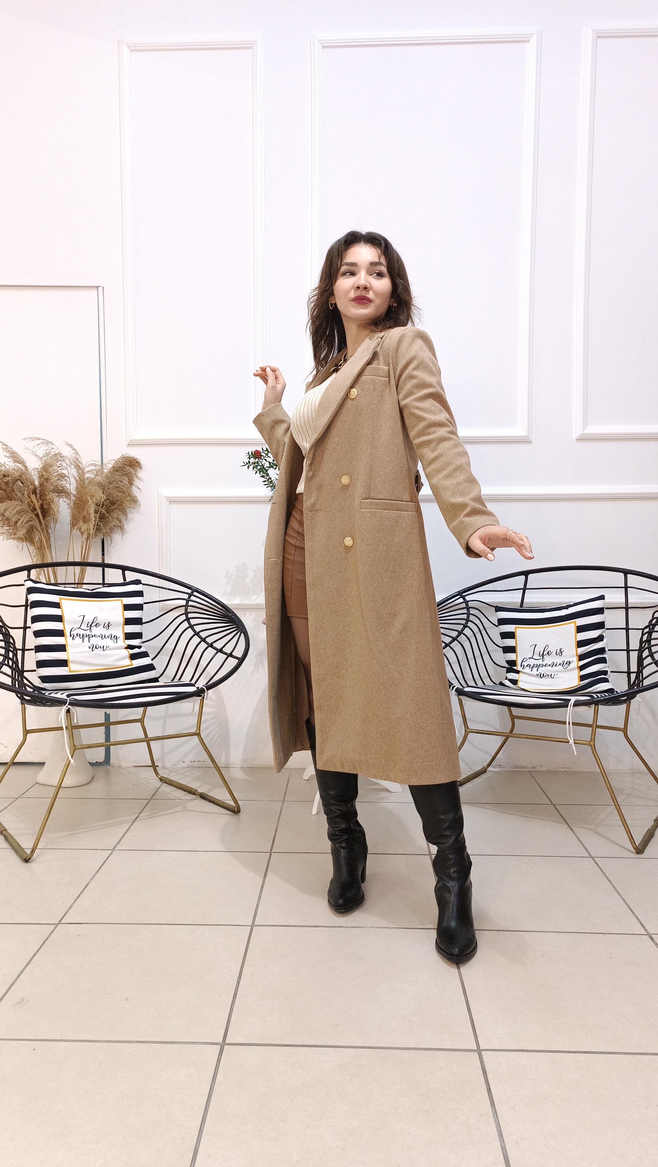 Gold Düğme Detaylı Premium Kaşe Kaban