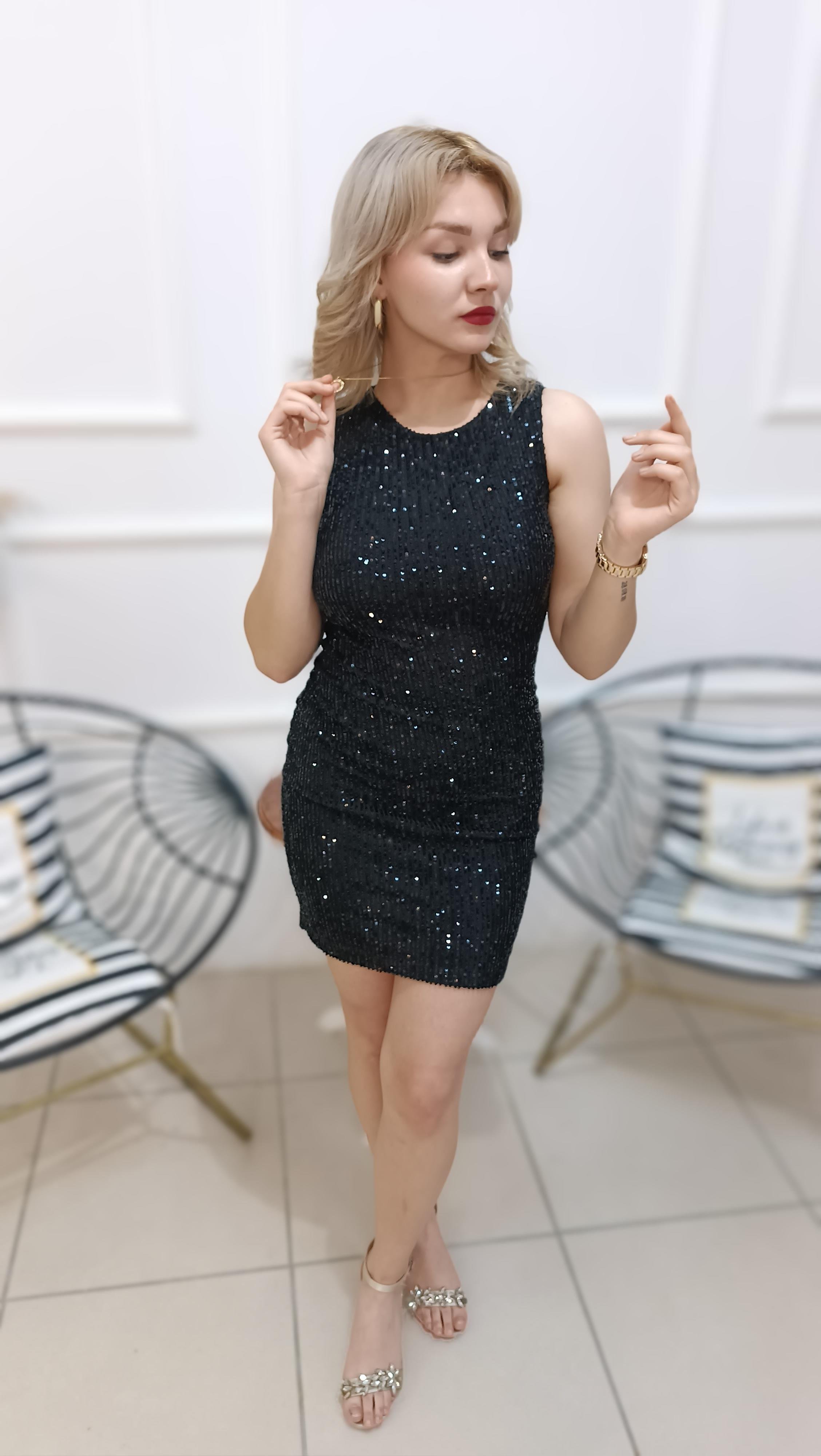 Kalın Askılı Likralı Payet Elbise
