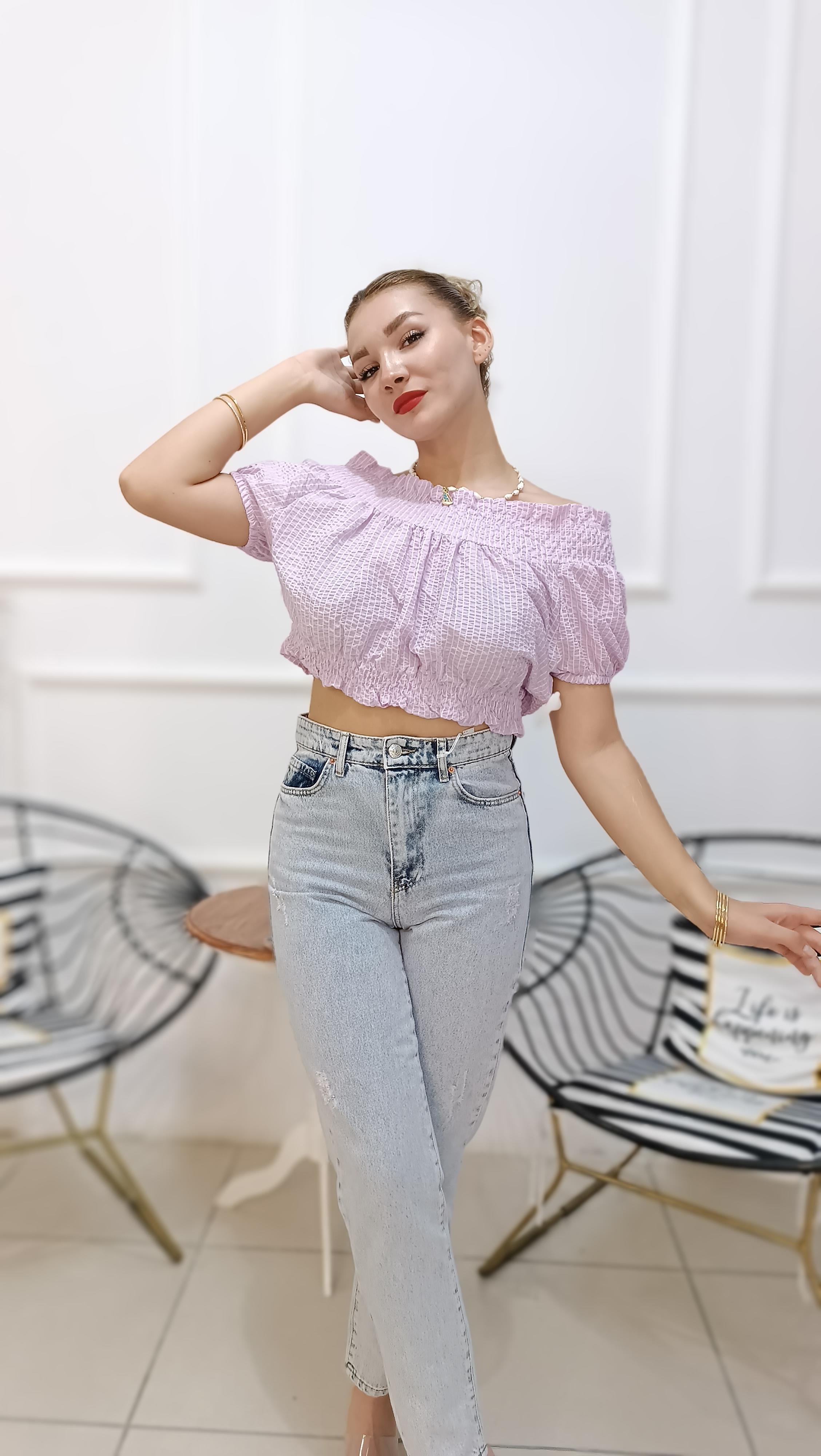 Madonna Yaka Beli Lastikli Krinkıl Bluz