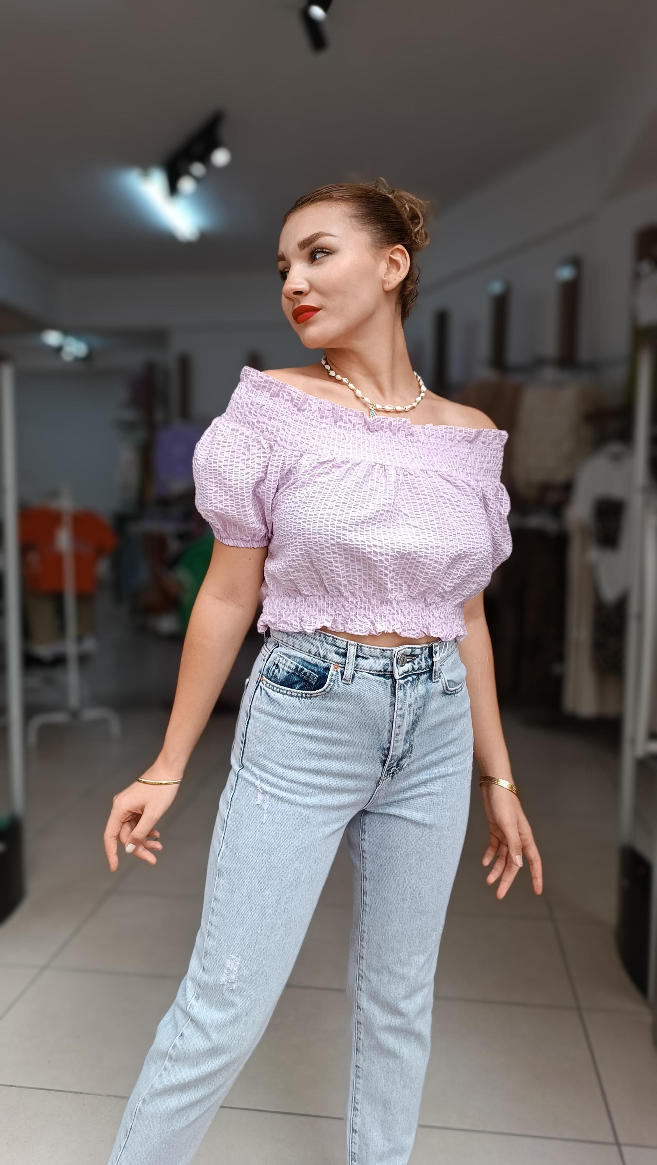 Madonna Yaka Beli Lastikli Krinkıl Bluz