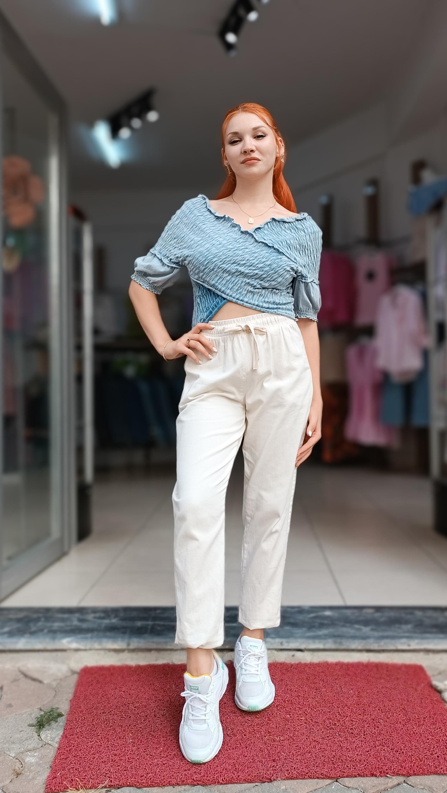Madonna Yaka Denim Görünümlü Crop