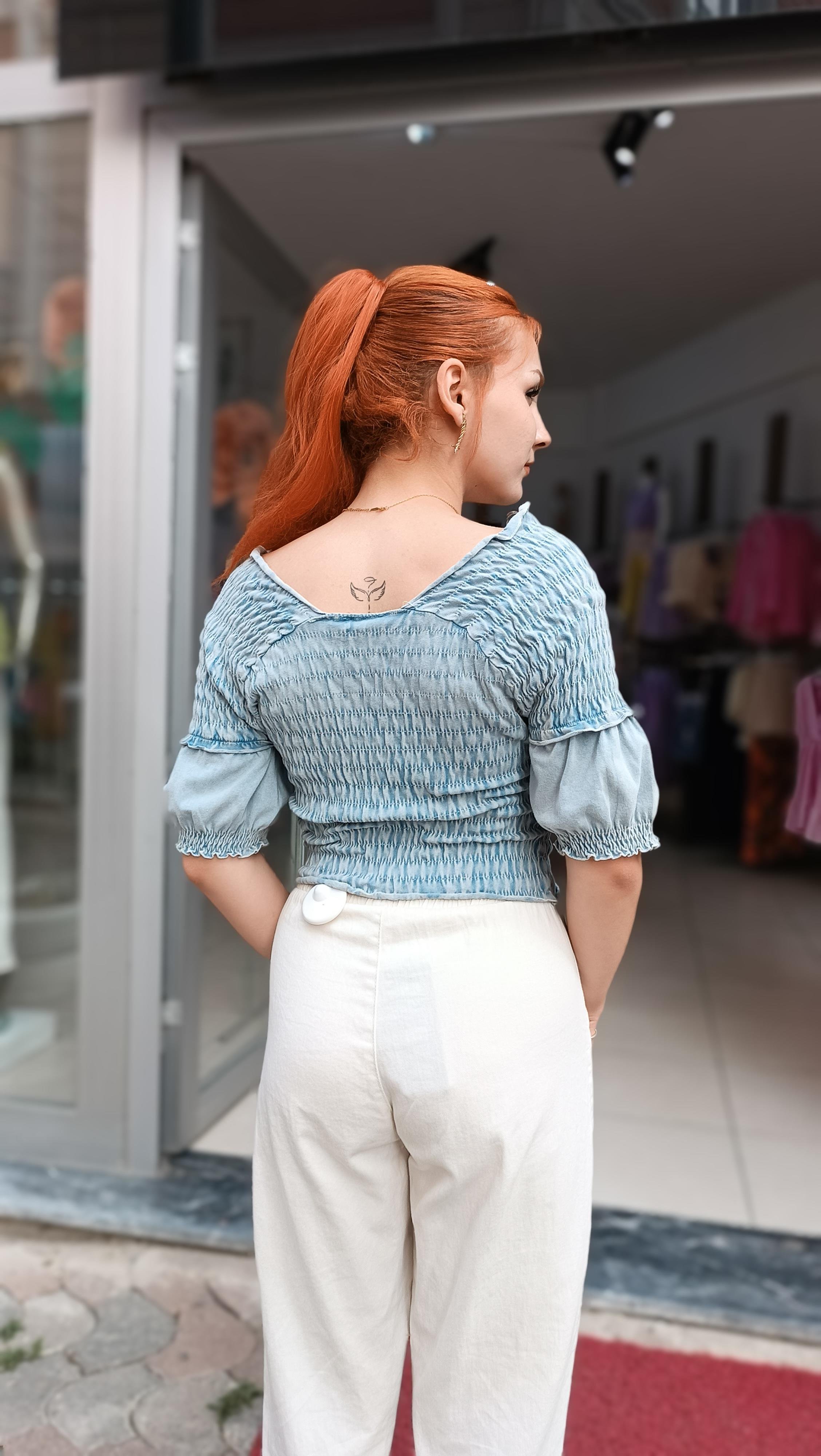 Madonna Yaka Denim Görünümlü Crop