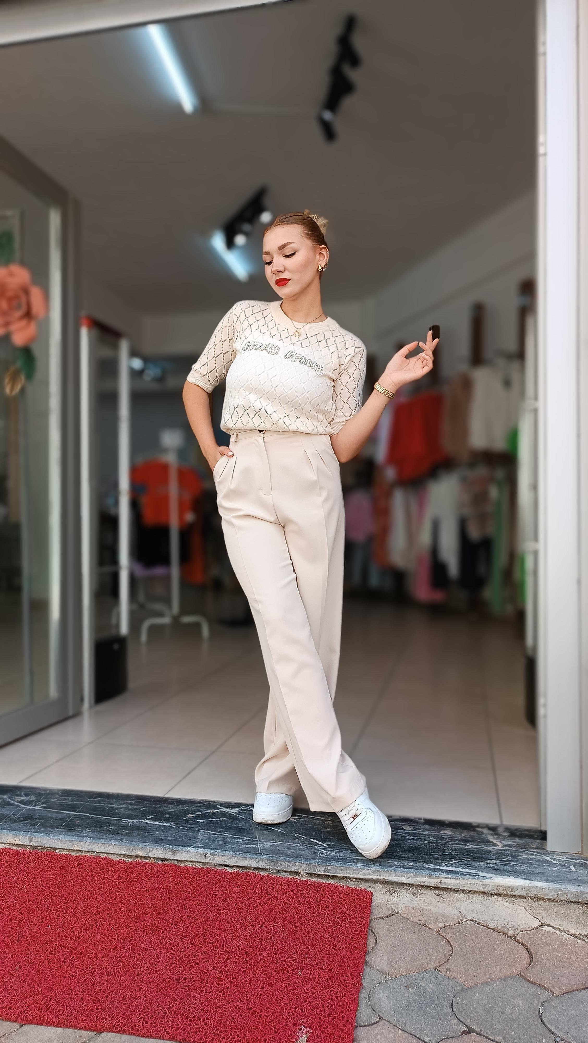 Miu Miu Taş ve İnci İşlemeli Ajurlu Bluz